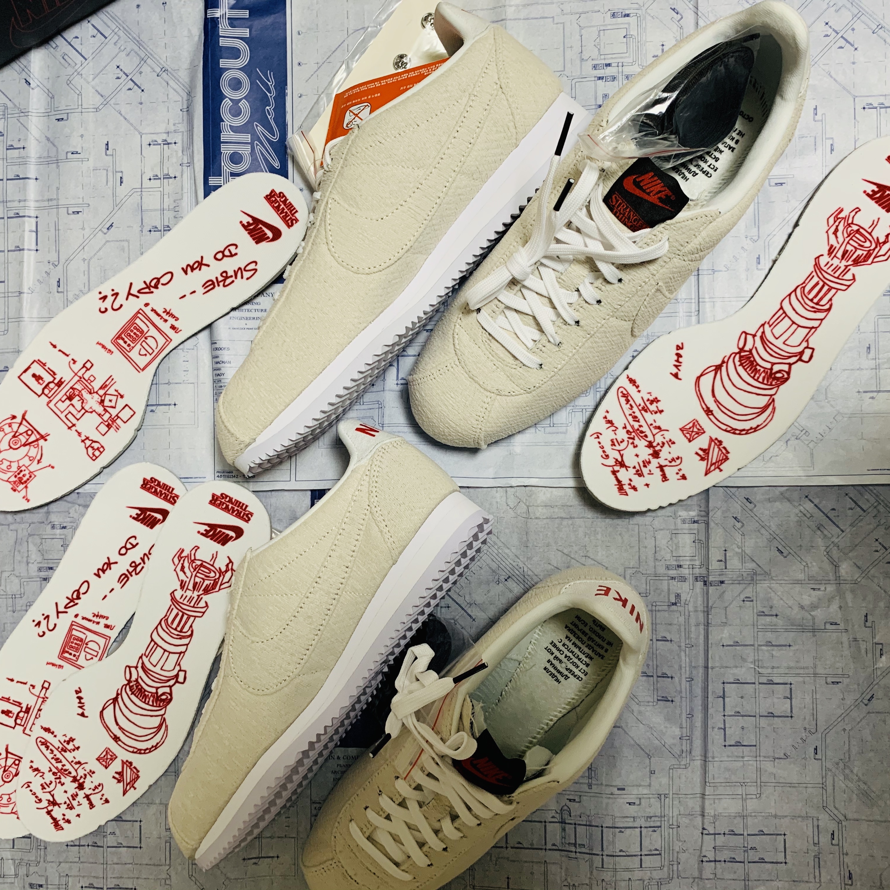 Nike x Stranger Things Classic Cortez Sail Upside Down Pack 착용 스타일