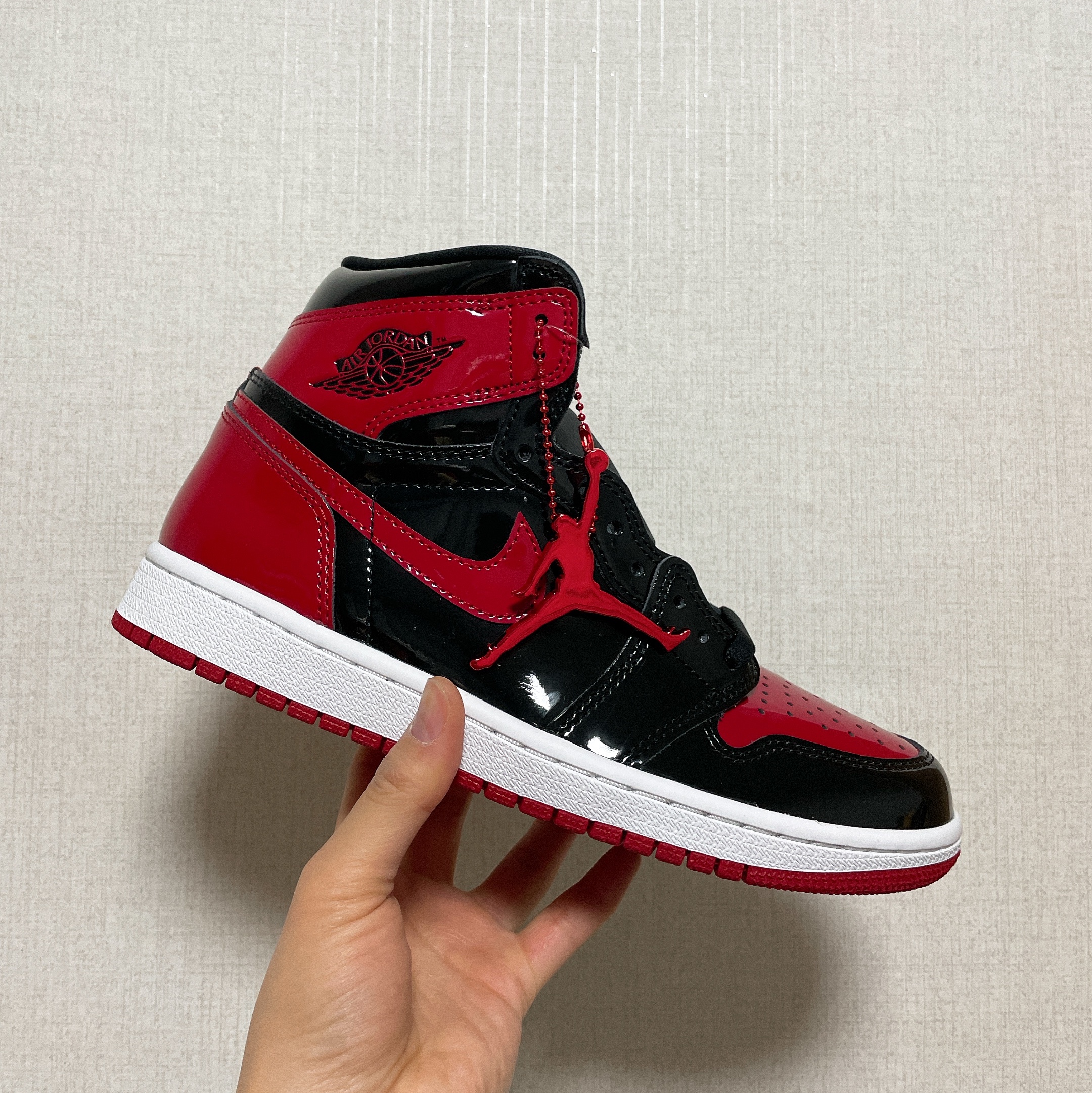 Jordan 1 Retro High OG Patent Bred 착용 스타일