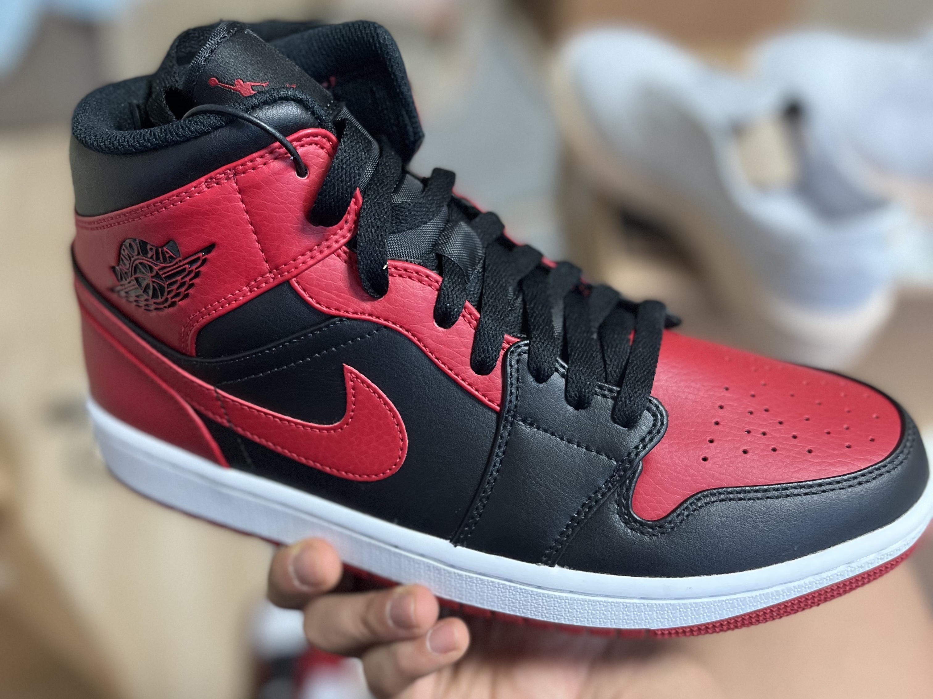 Jordan 1 Mid Bred Banned 2020 착용 스타일 - 2