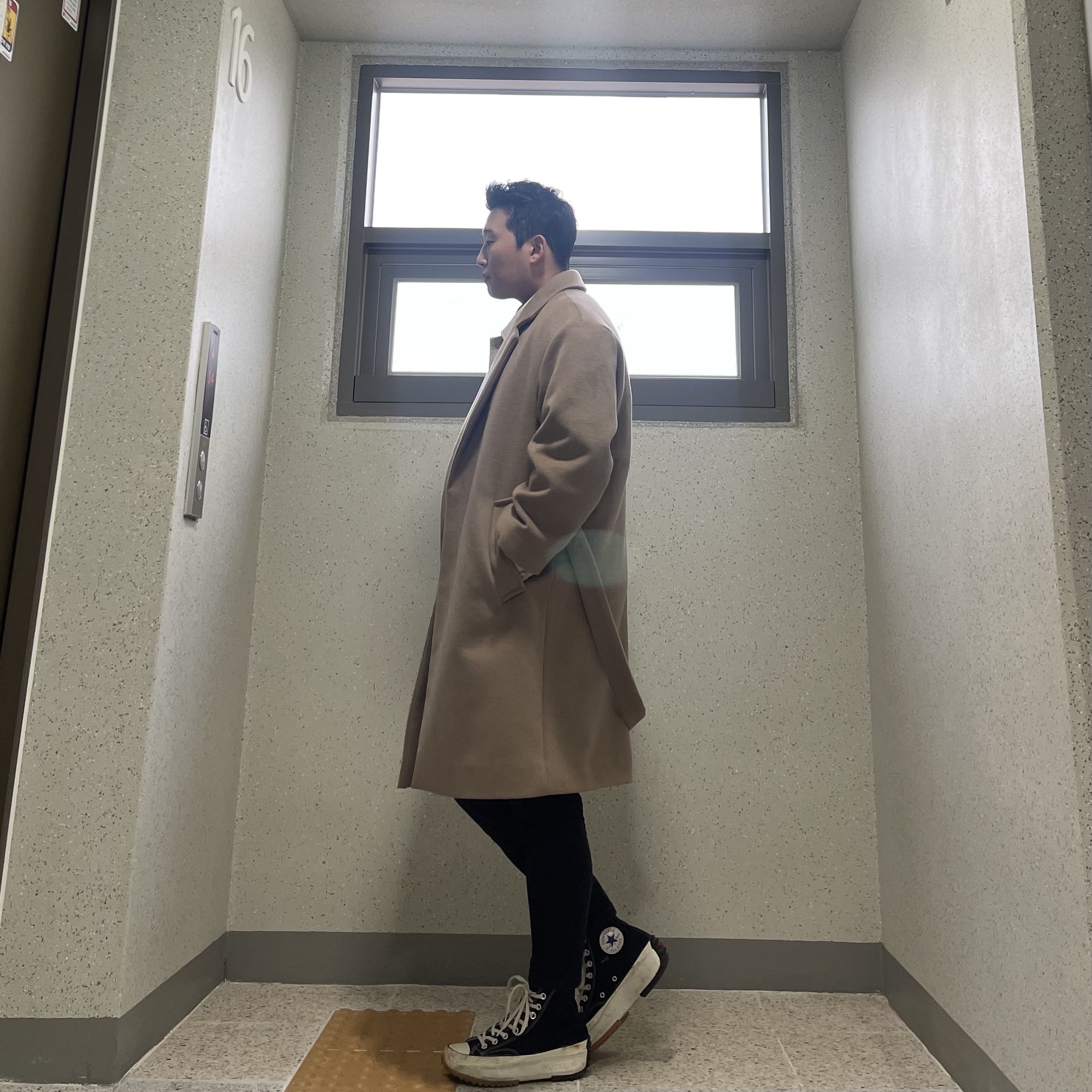 Converse x JW Anderson Run Star Hike Hi Black 착용 스타일 - 2