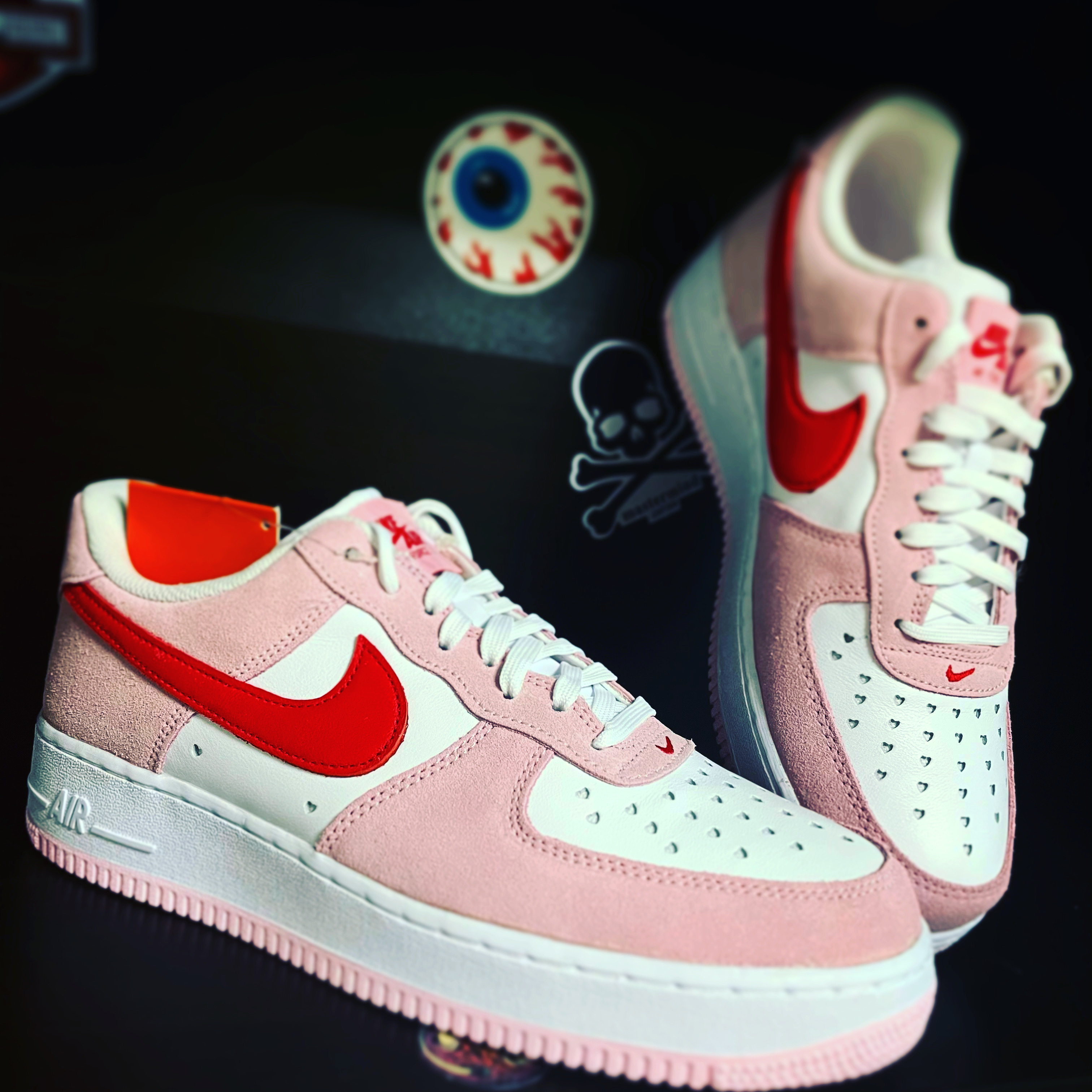 Nike Air Force 1 '07 QS Valentine's Day 착용 스타일