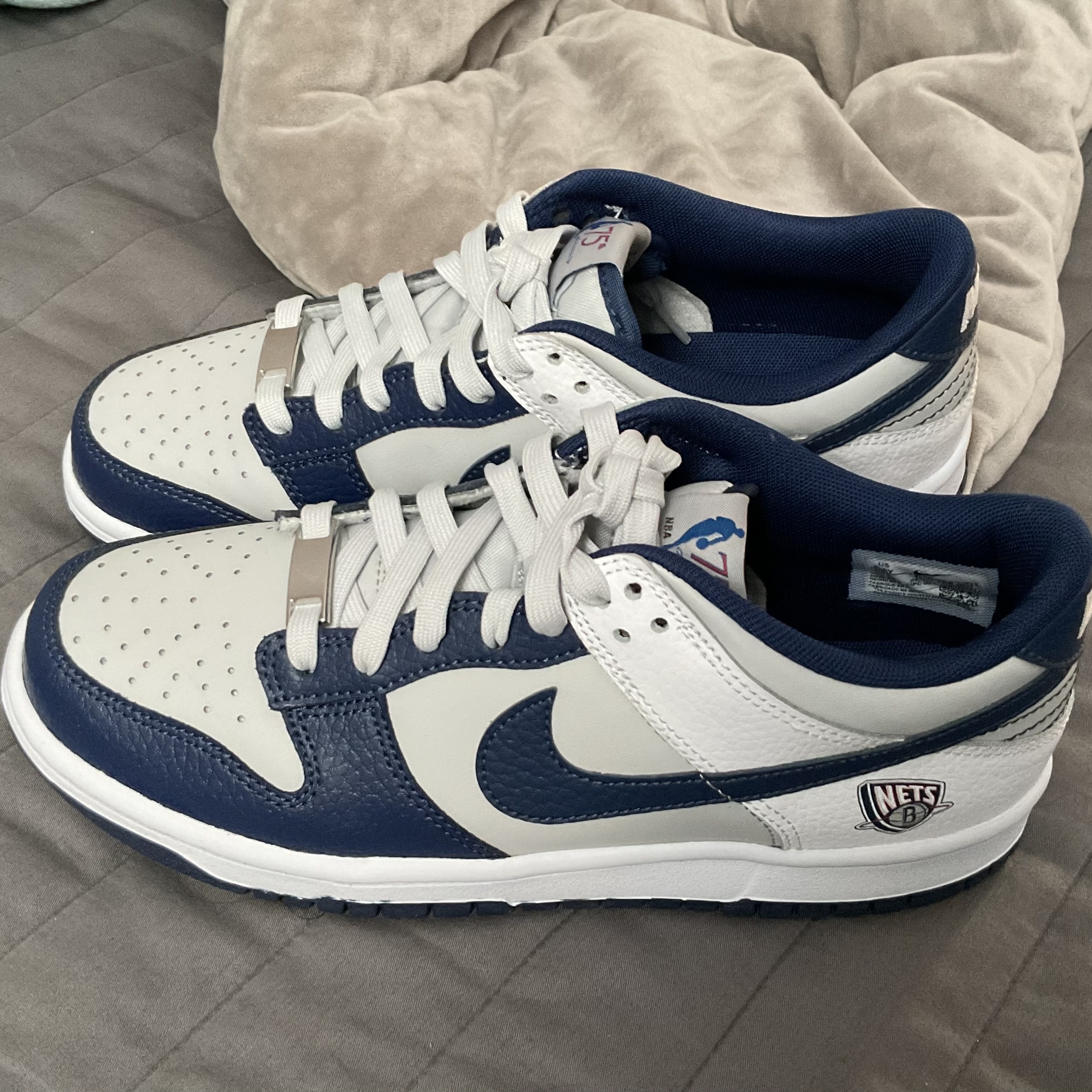 Nike x NBA Dunk Low Retro EMB Nets, (GS) Nike x NBA Dunk Low Nets 착용 스타일 - 1