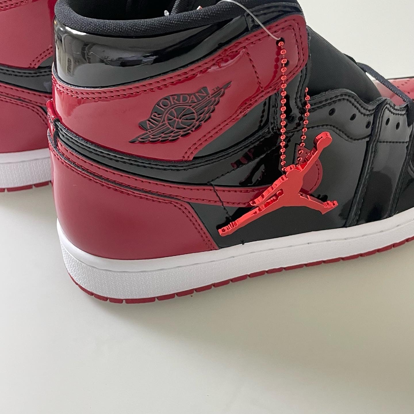 Jordan 1 Retro High OG Patent Bred 착용 스타일 - 2
