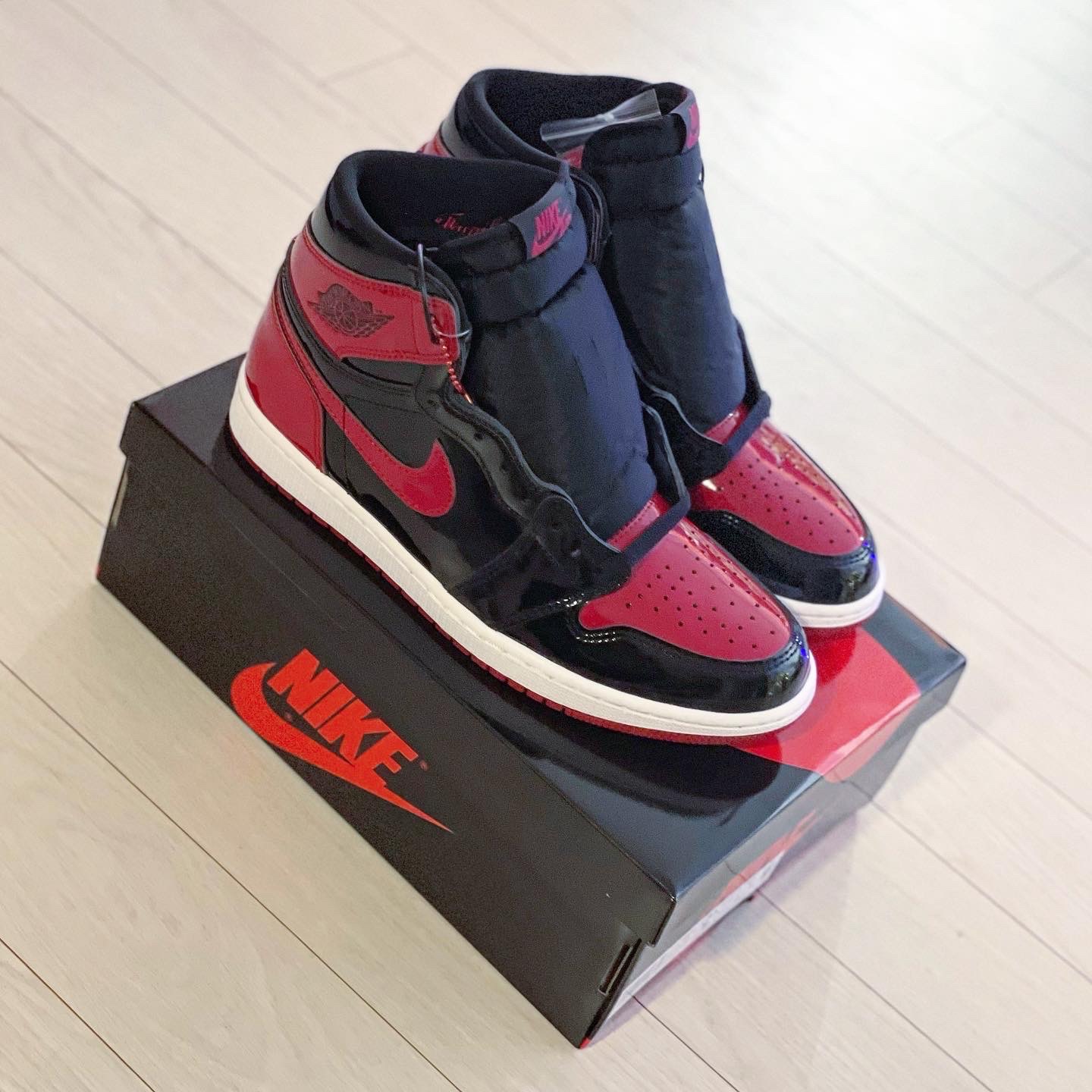 Jordan 1 Retro High OG Patent Bred 착용 스타일 - 1