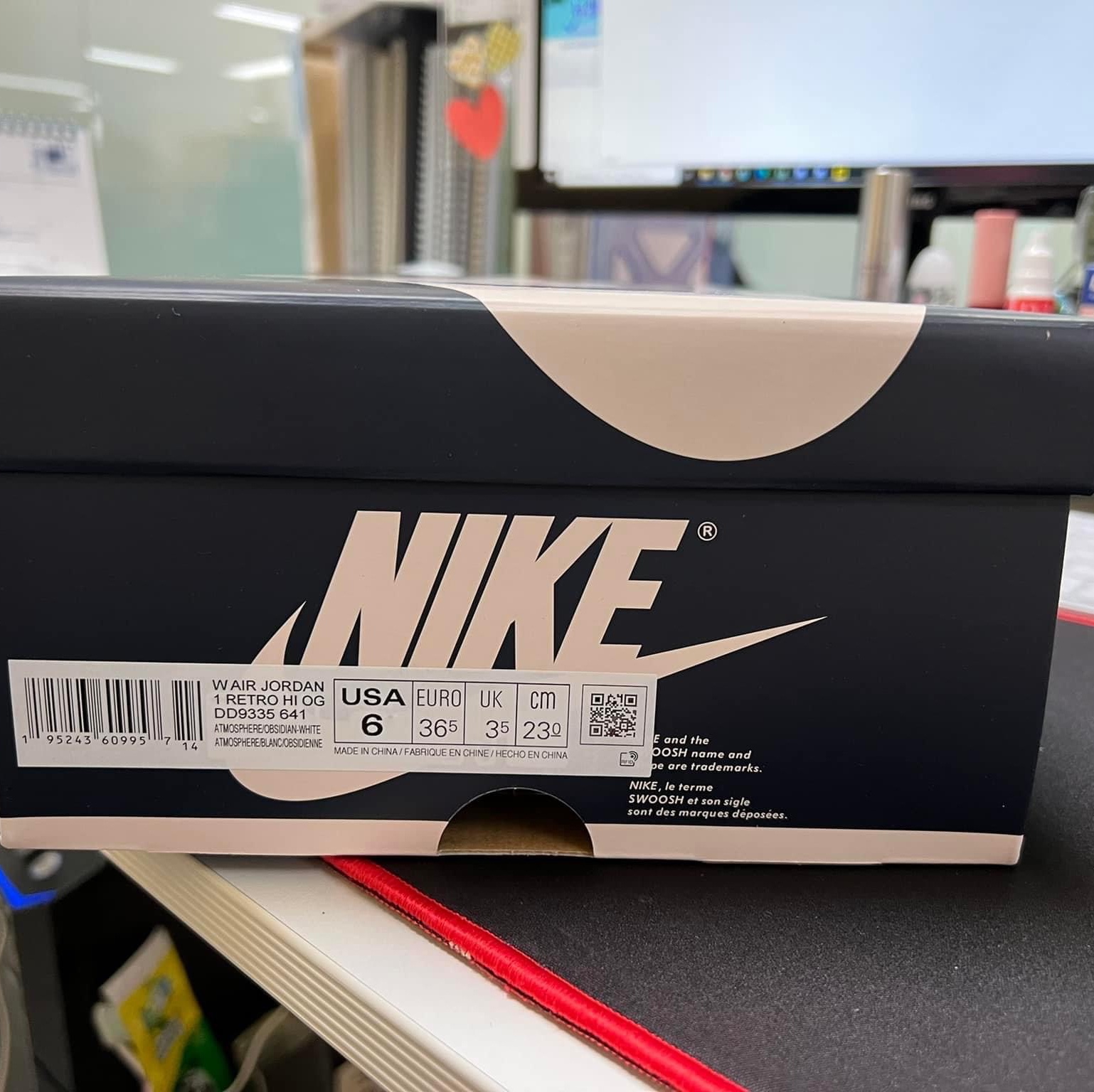 (W) Jordan 1 Retro High OG Atmosphere 착용 스타일 - 1