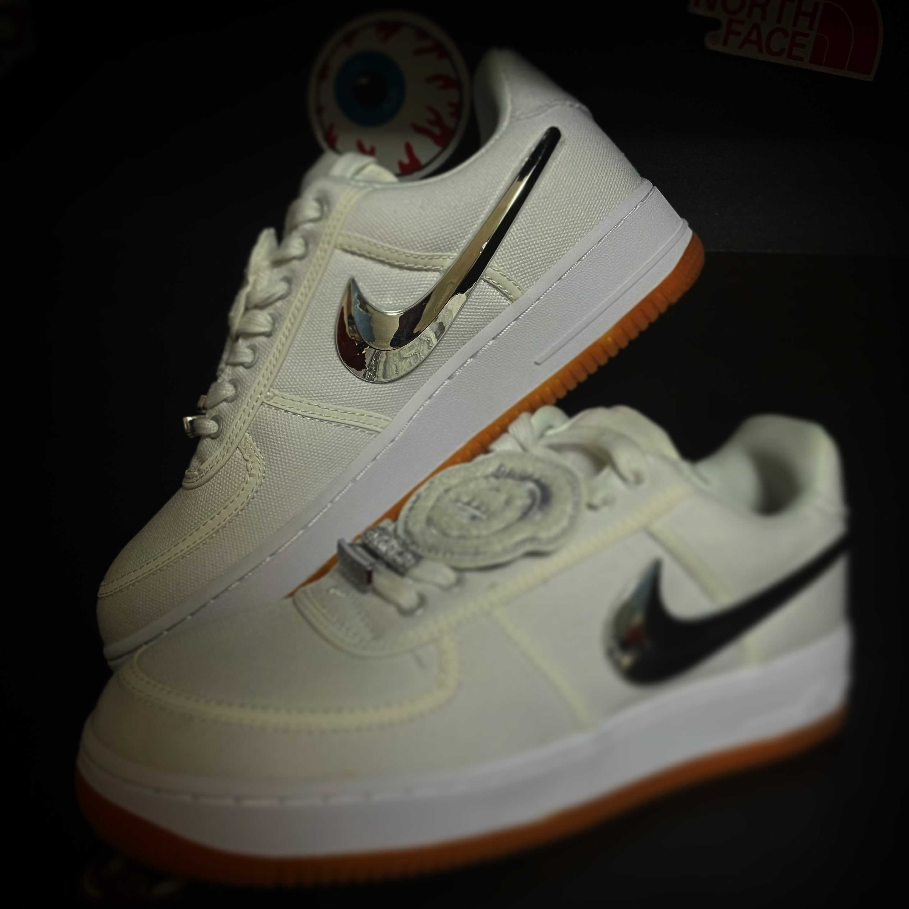 Nike x Travis Scott Air Force 1 Low Sail 착용 스타일
