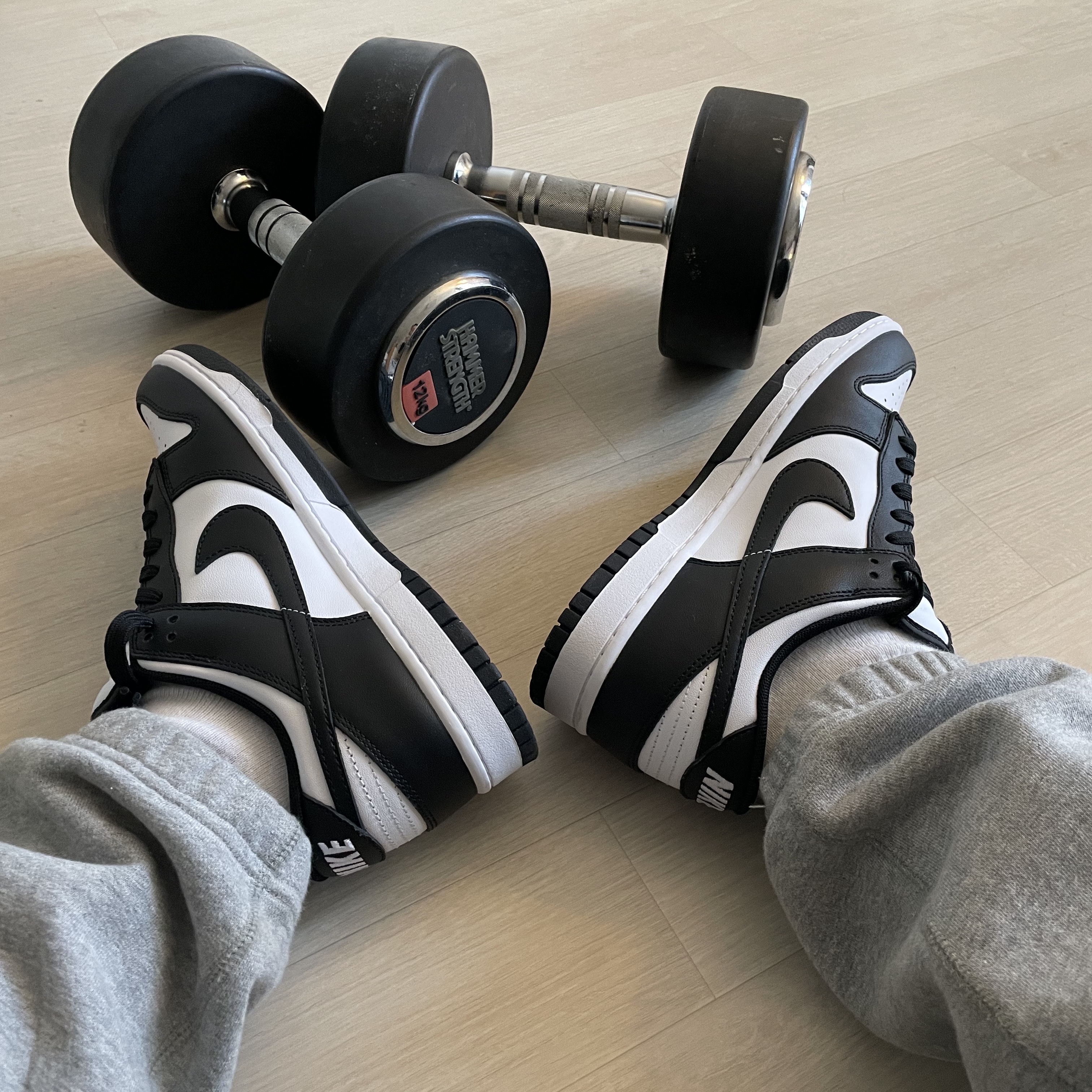 Nike Dunk Low Retro Black 착용 스타일