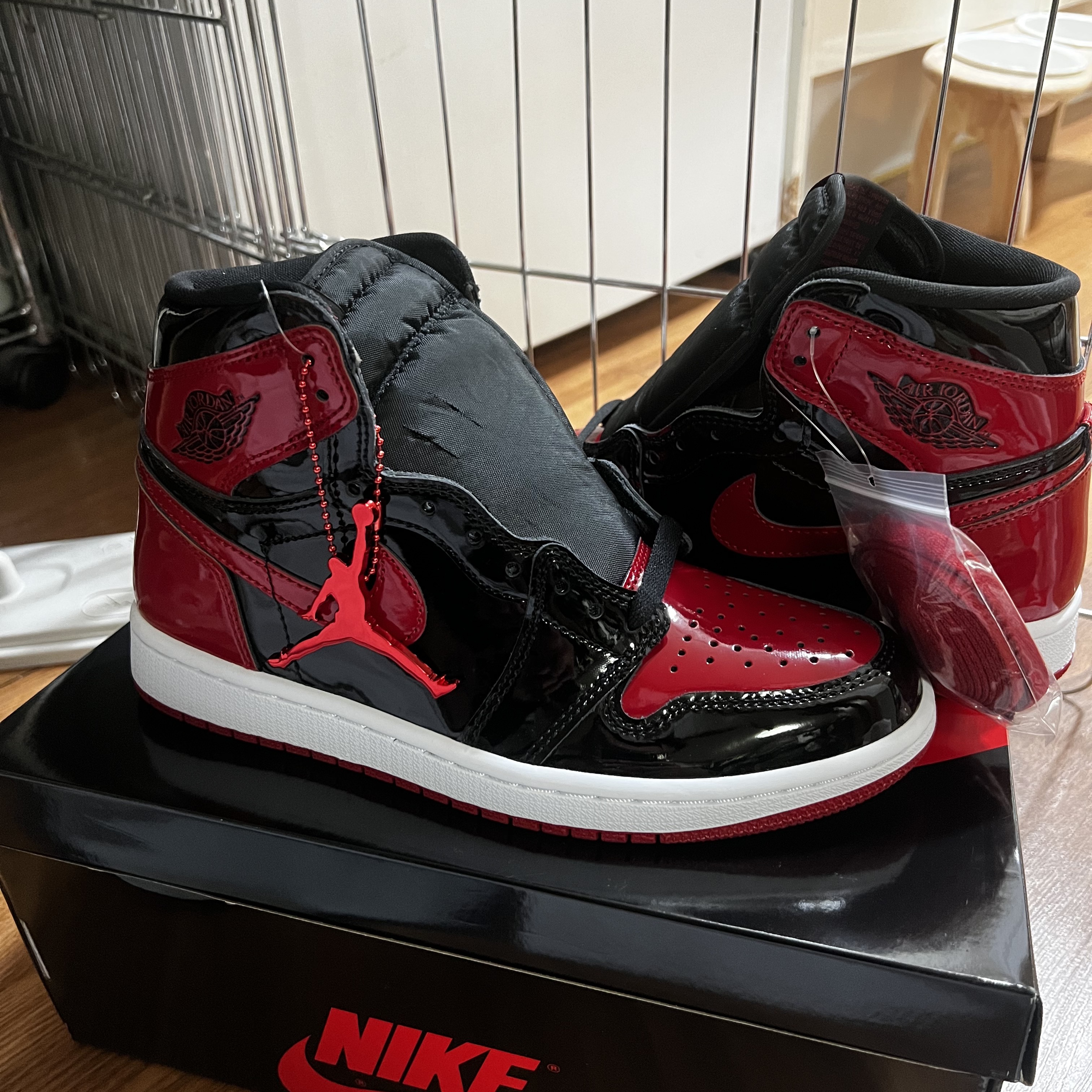 Jordan 1 Retro High OG Patent Bred 착용 스타일
