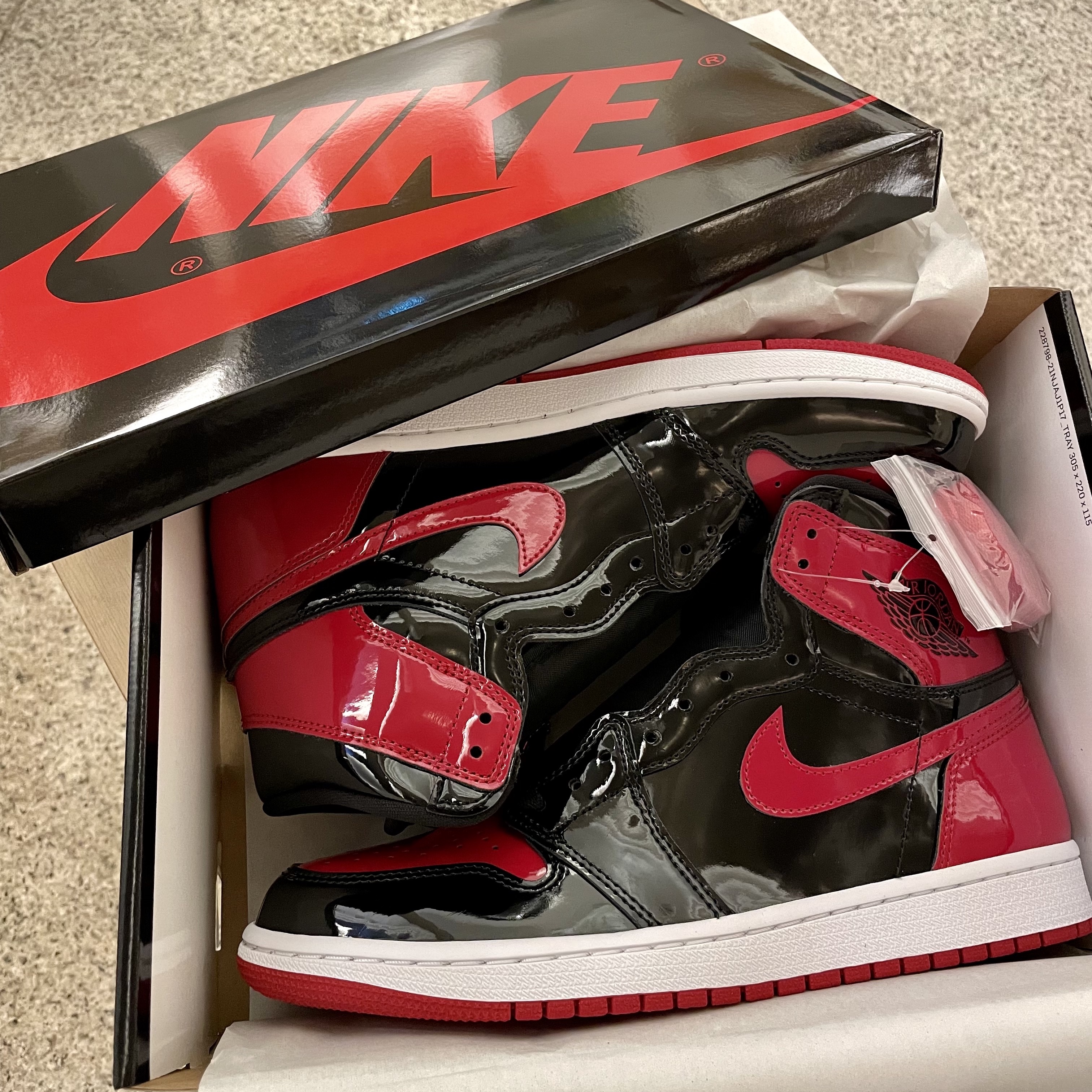 Jordan 1 Retro High OG Patent Bred 착용 스타일