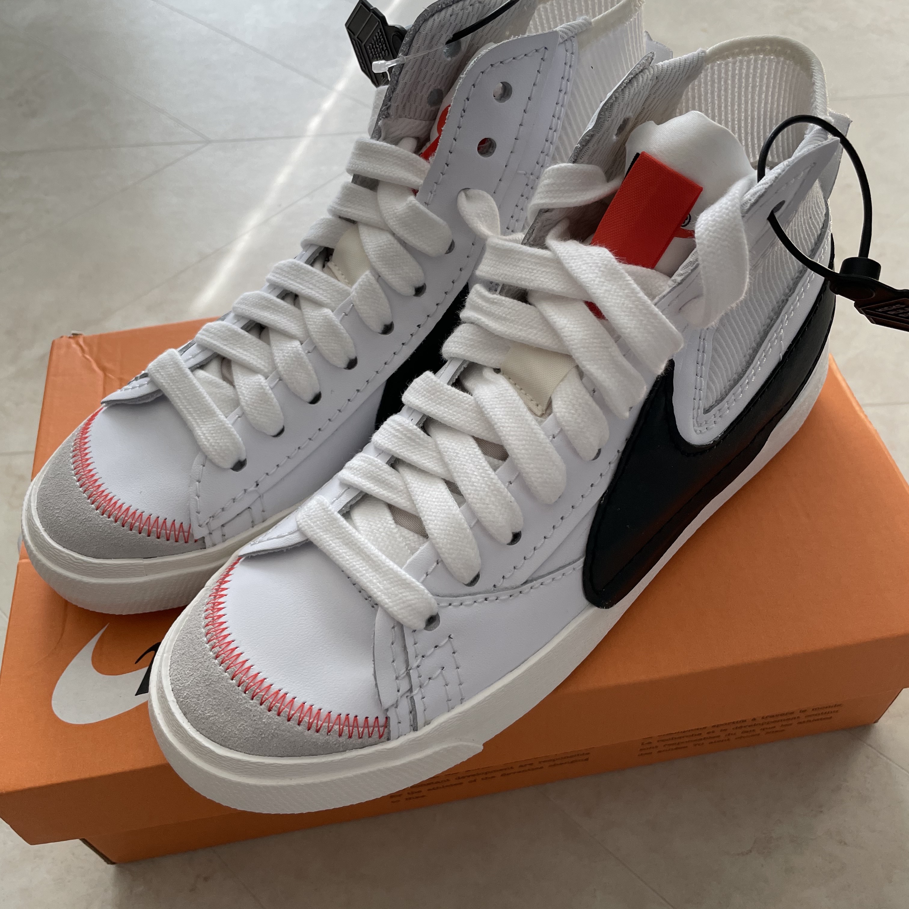 Nike Blazer Mid '77 Jumbo White and Black 착용 스타일