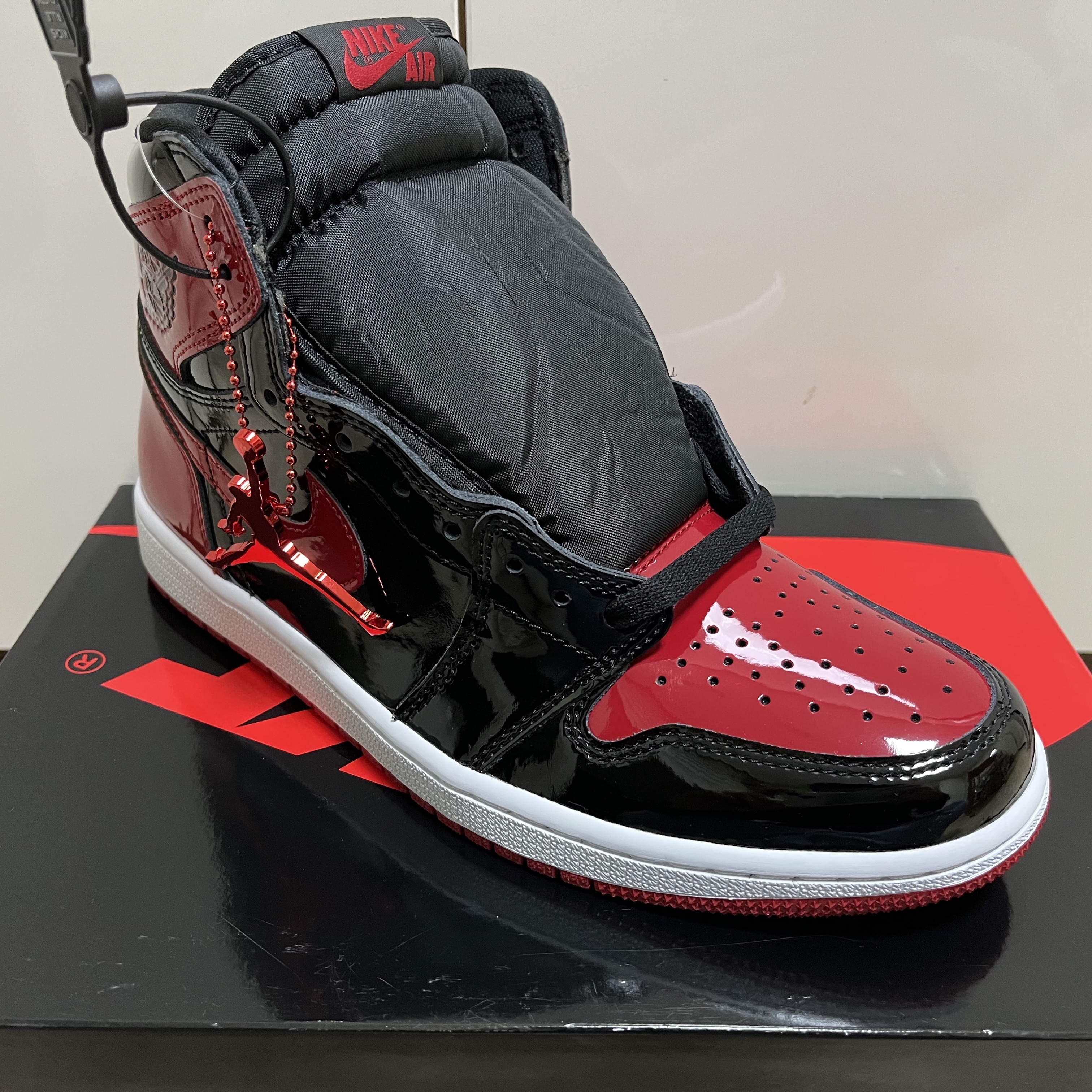 Jordan 1 Retro High OG Patent Bred 착용 스타일