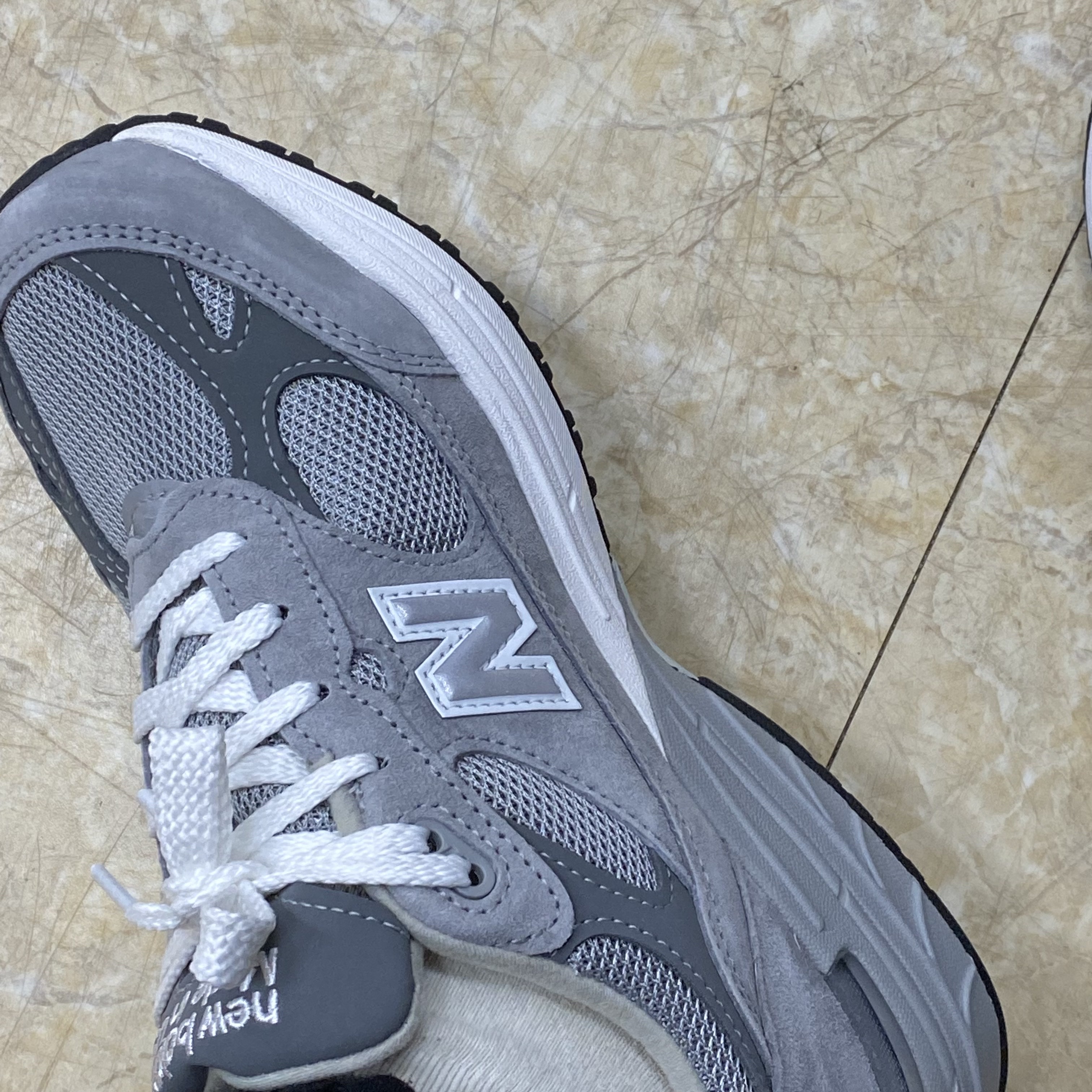 (W) New Balance 993 Made in USA Grey - B Standard, New Balance 993 Made in USA Grey - D Standard 착용 스타일 - 2