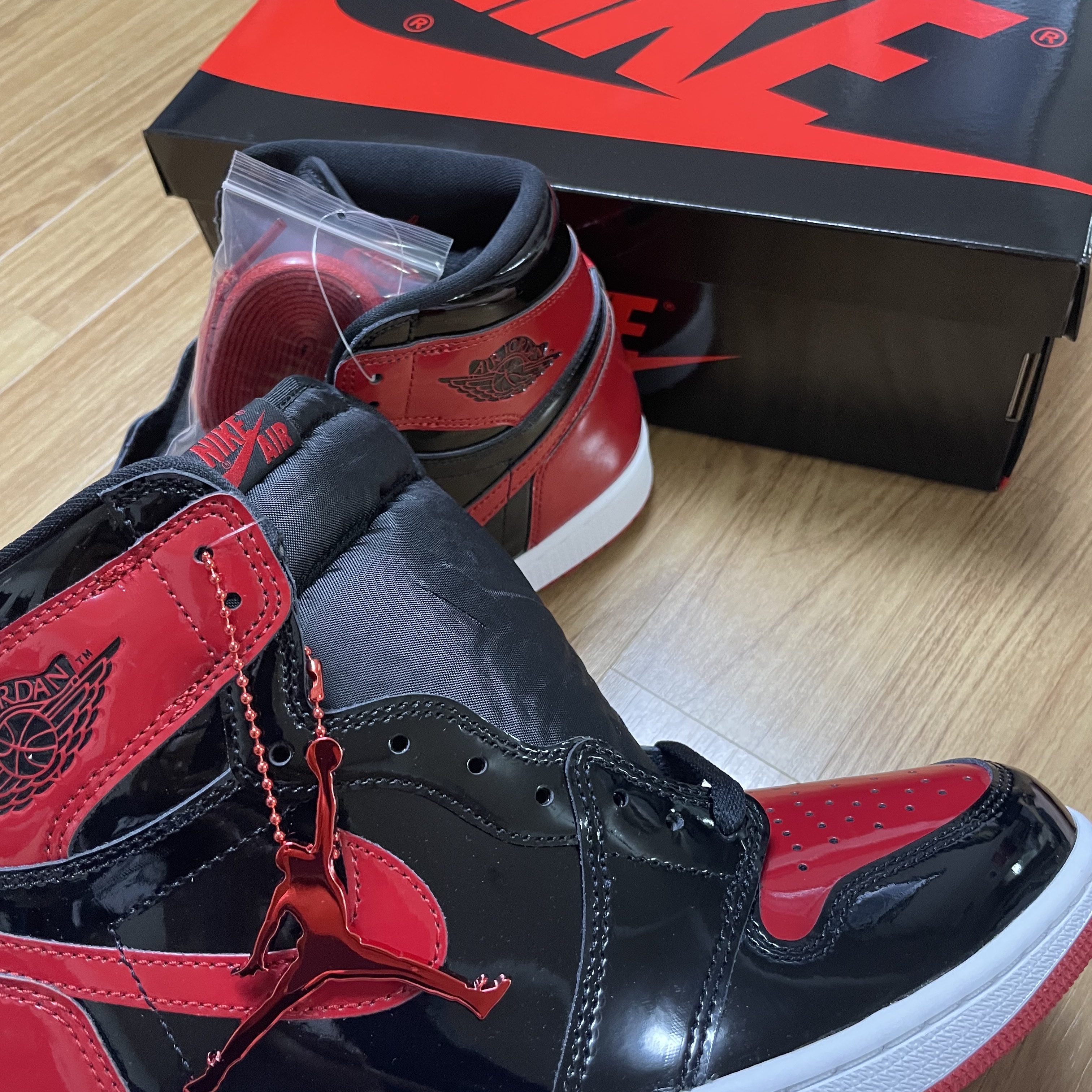 Jordan 1 Retro High OG Patent Bred 착용 스타일 - 2