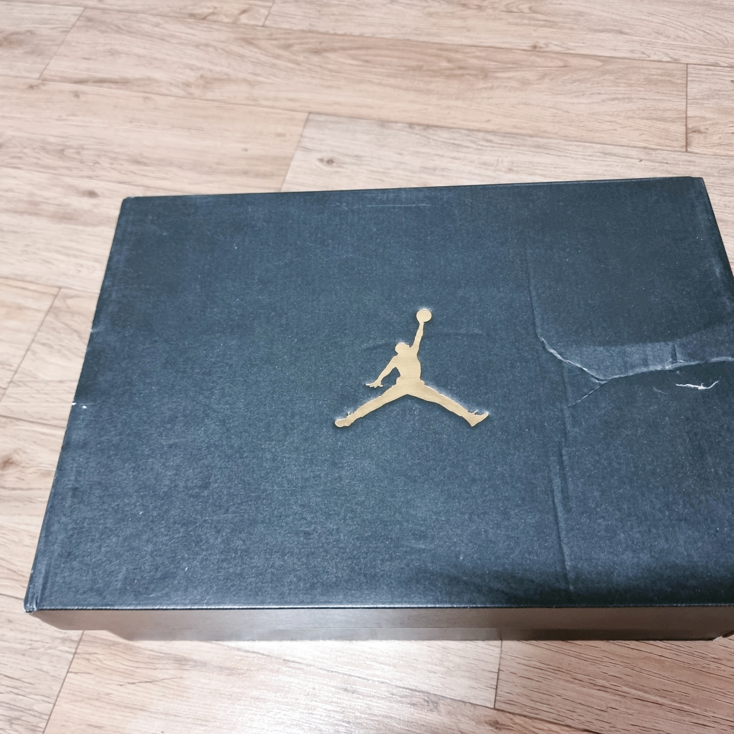 Jordan 1 Mid Gym Red Black White 착용 스타일 - 1