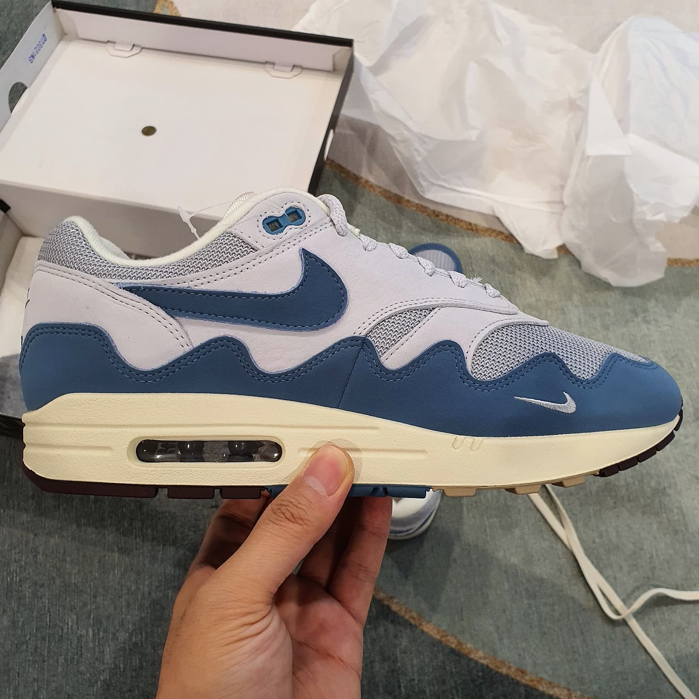 Nike x Patta Air Max 1 Noise Aqua 착용 스타일 - 2