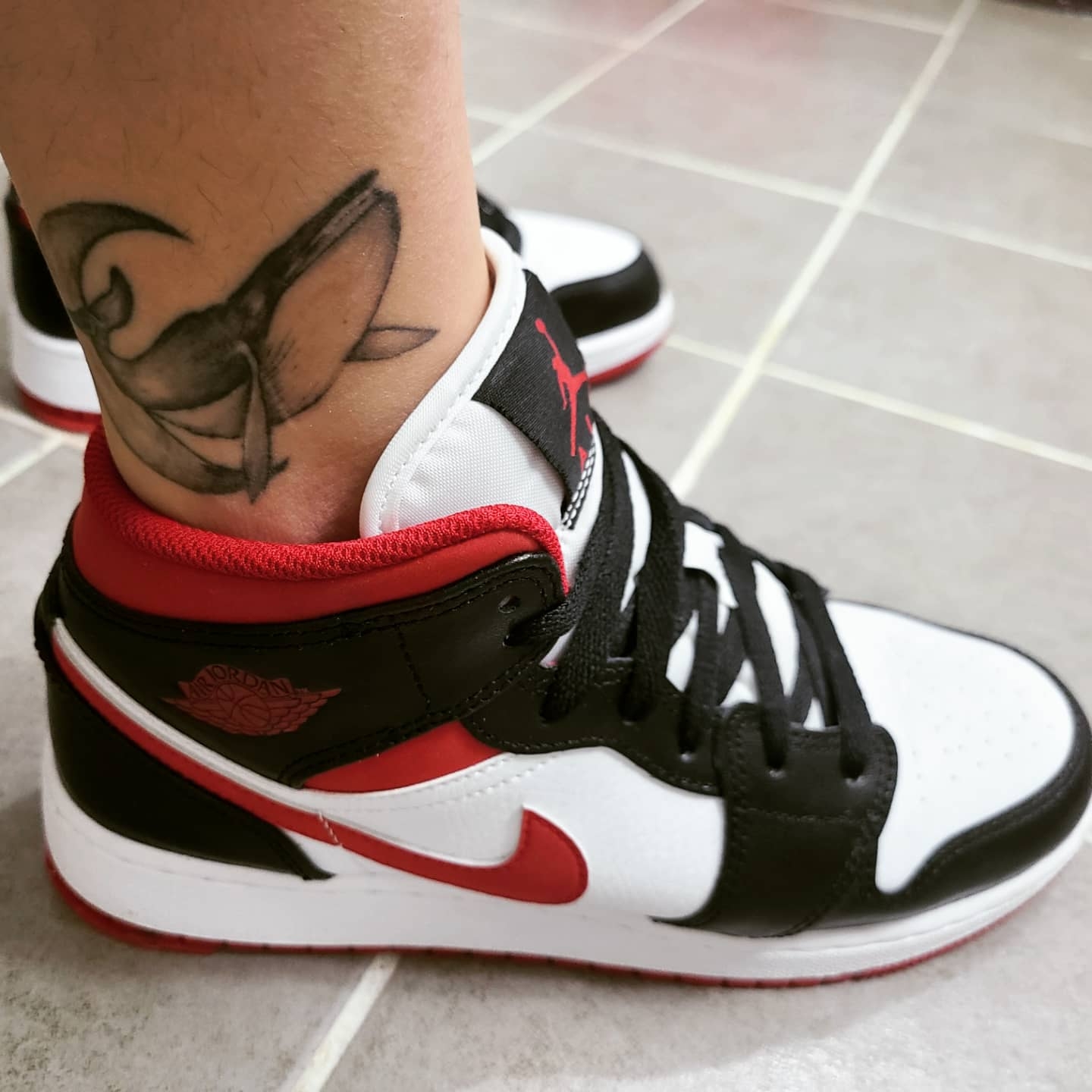 Jordan 1 Mid Gym Red Black White, (GS) Jordan 1 Mid Gym Red Black White 착용 스타일