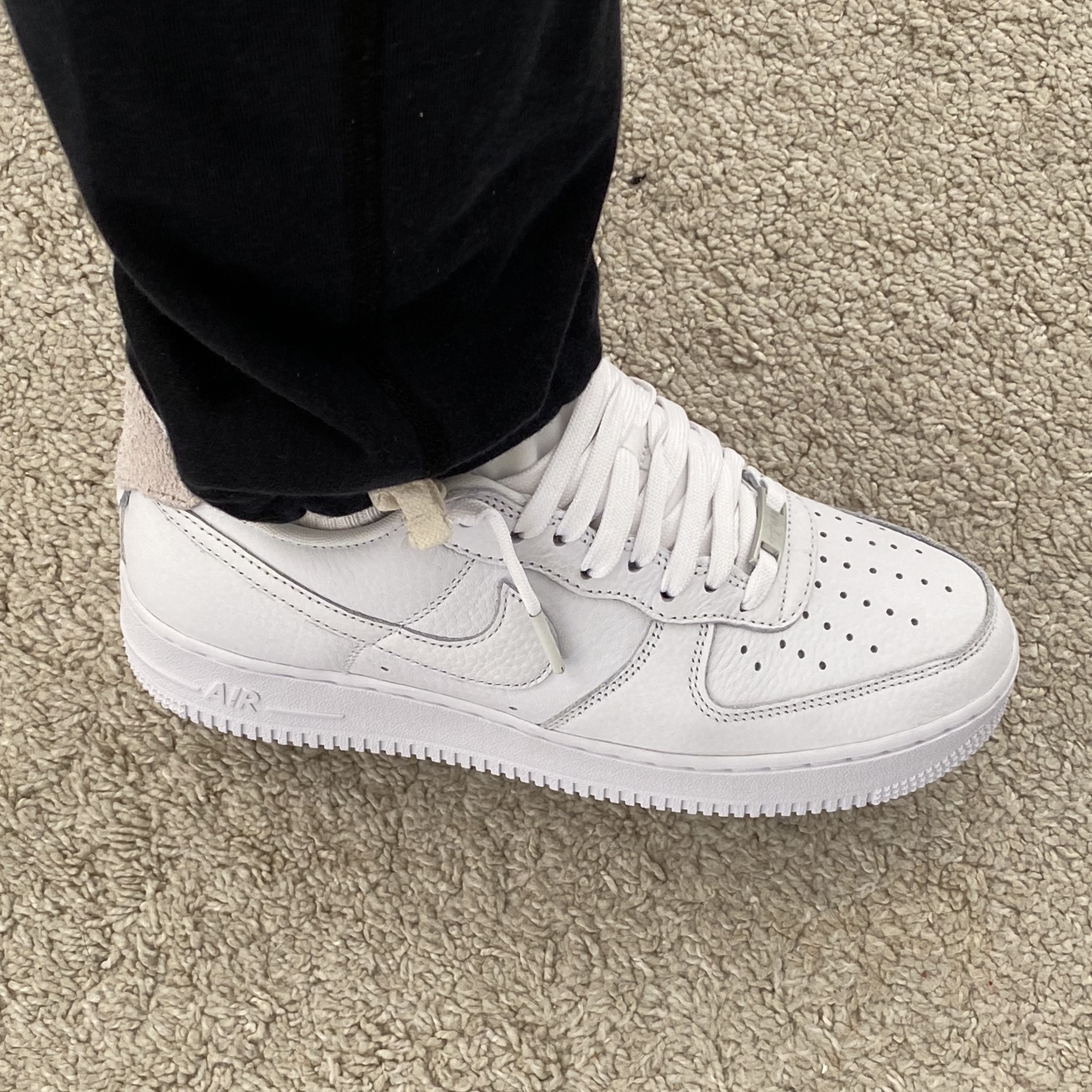 Nike Air Force 1 '07 Craft Vast Grey 착용 스타일 - 3