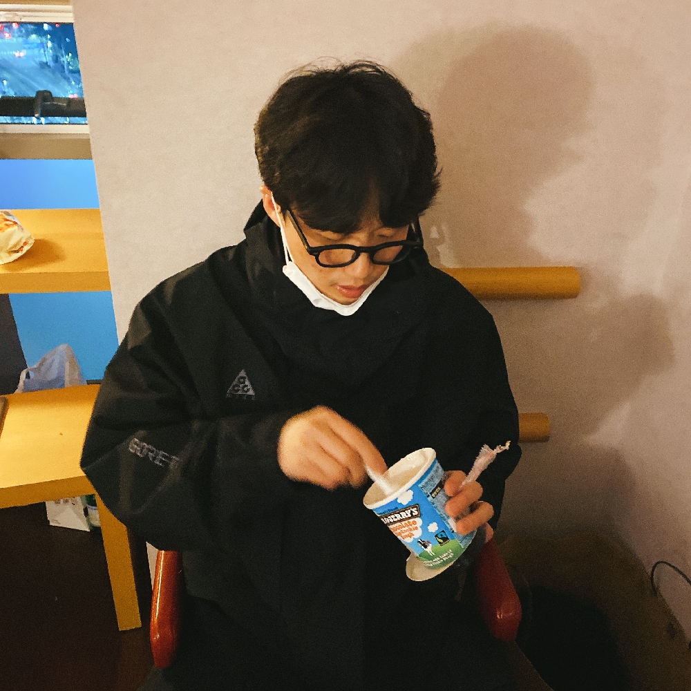 KREAM 프로필 이미지