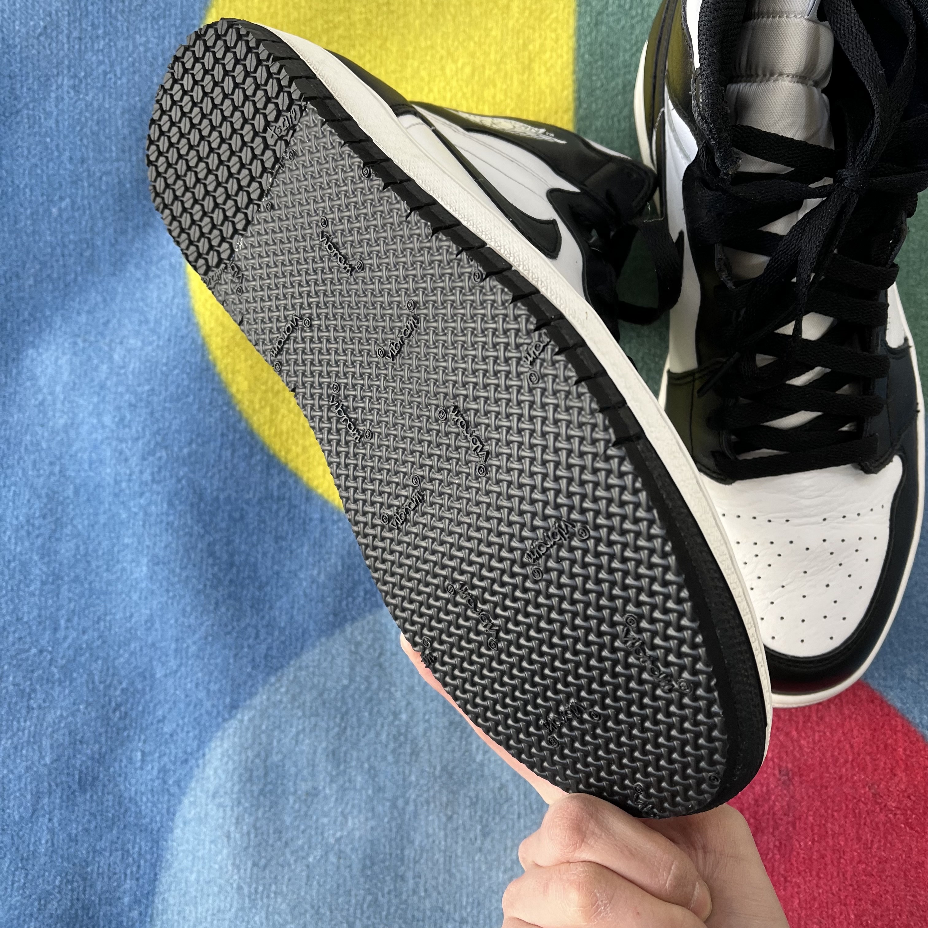 Jordan 1 Retro High OG Black White 2014 착용 스타일 - 1