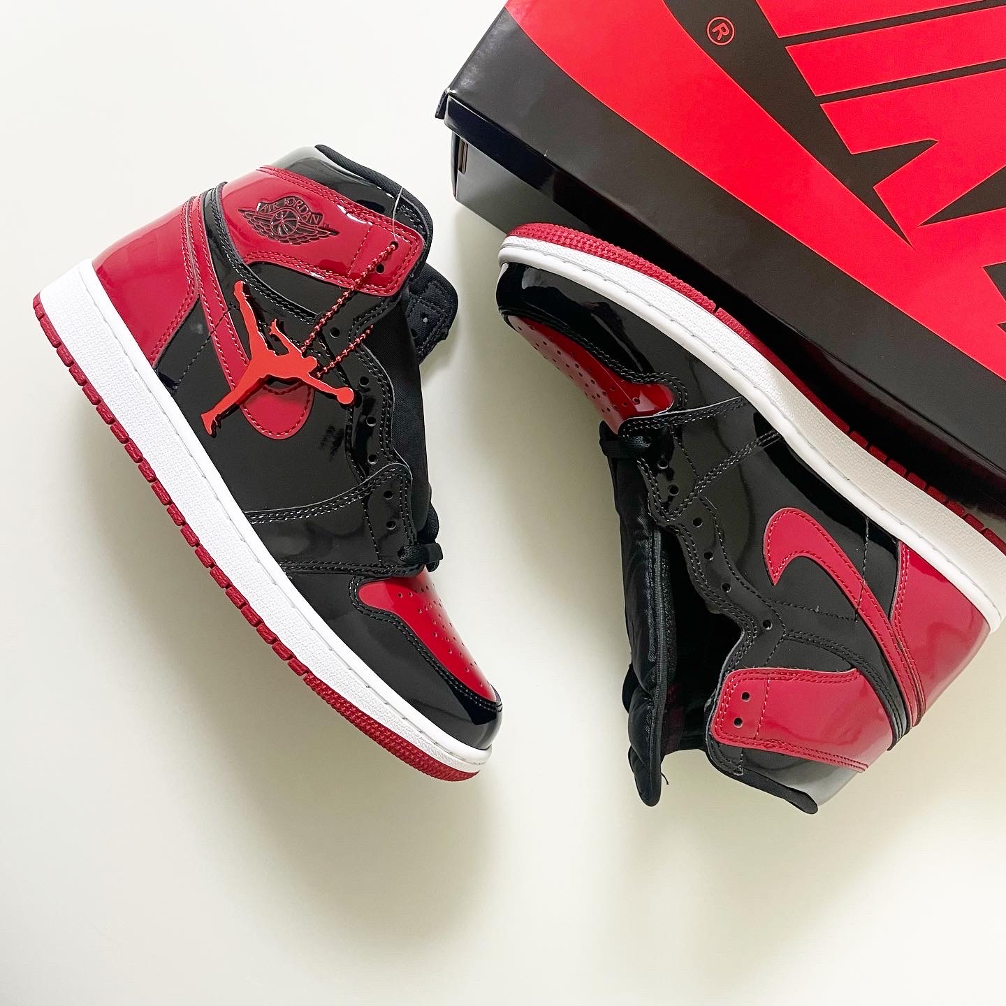 Jordan 1 Retro High OG Patent Bred 착용 스타일 - 4