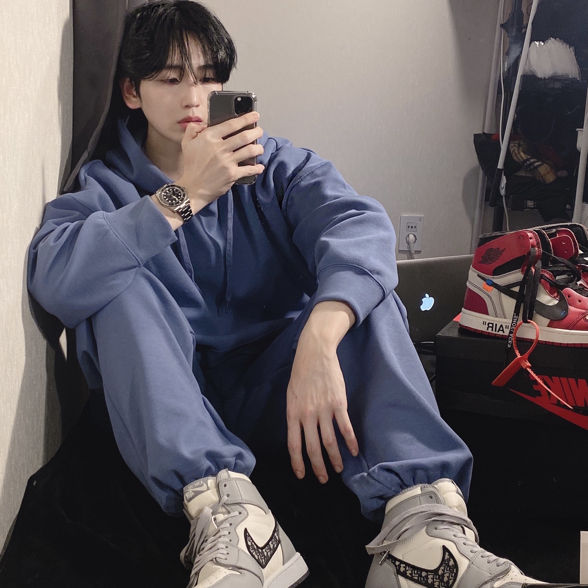Jordan 1 x Dior High OG, Jordan 1 x Off-White Retro High Chicago The Ten 착용 스타일