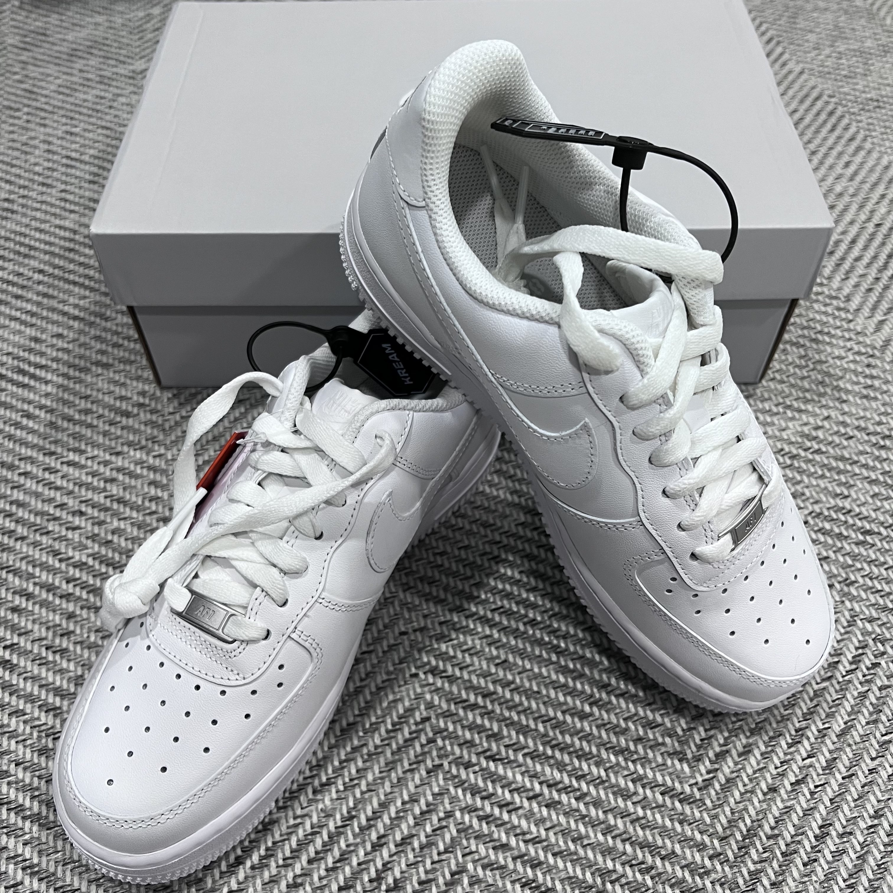 Nike Air Force 1 '07 Low White 착용 스타일 - 1
