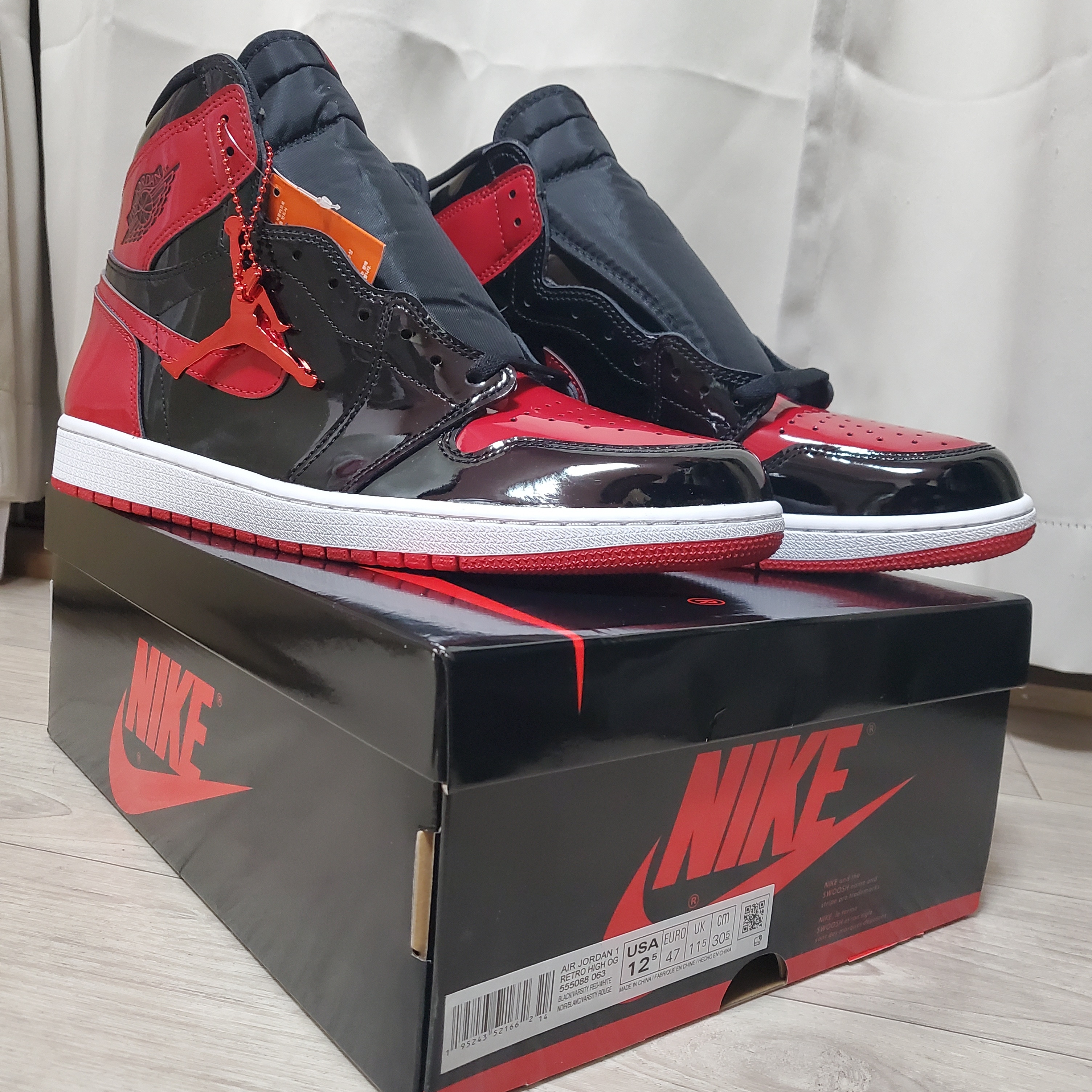 Jordan 1 Retro High OG Patent Bred 착용 스타일 - 3