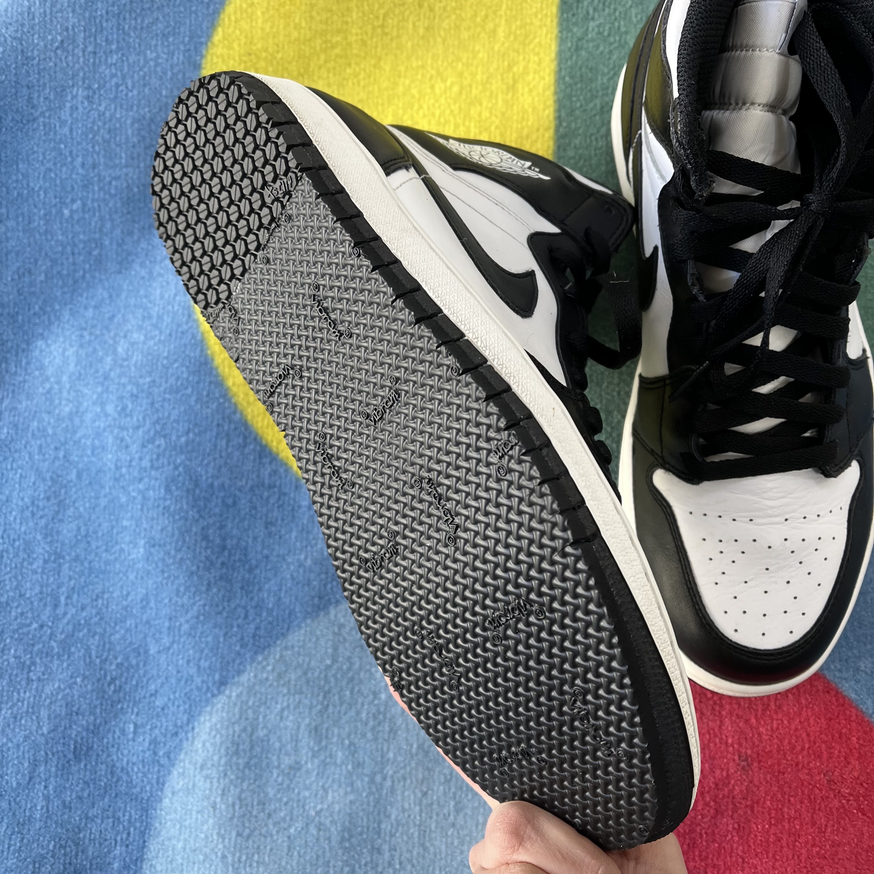 Jordan 1 Retro High OG Black White 2014 착용 스타일 - 5