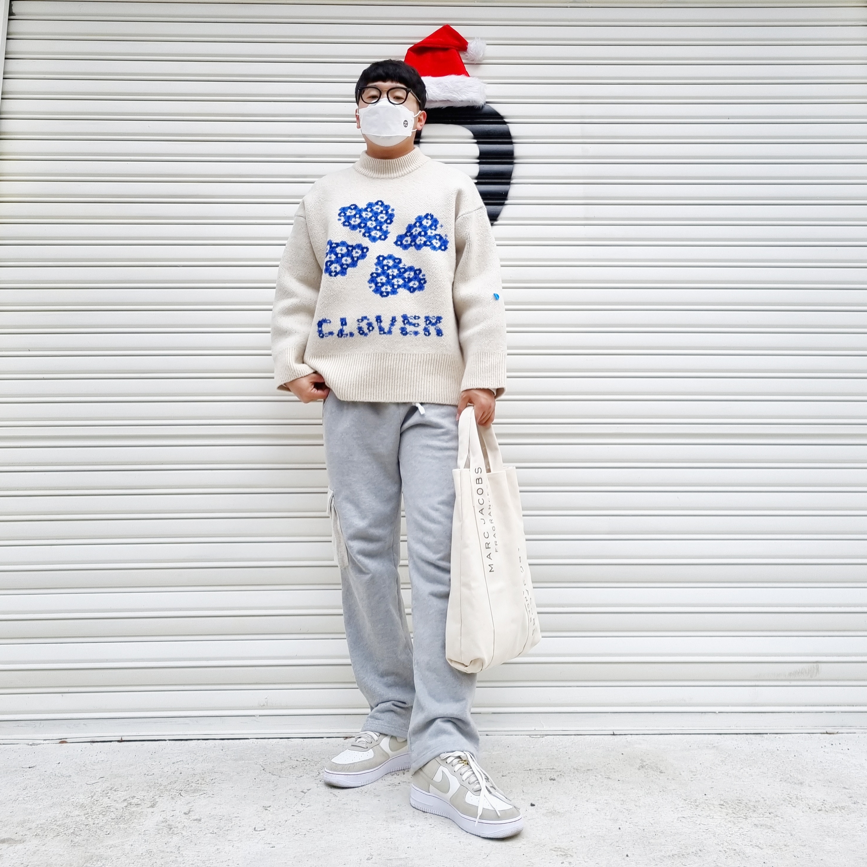 Nike Air Force 1 '07 SE First Use Light Stone 착용 스타일