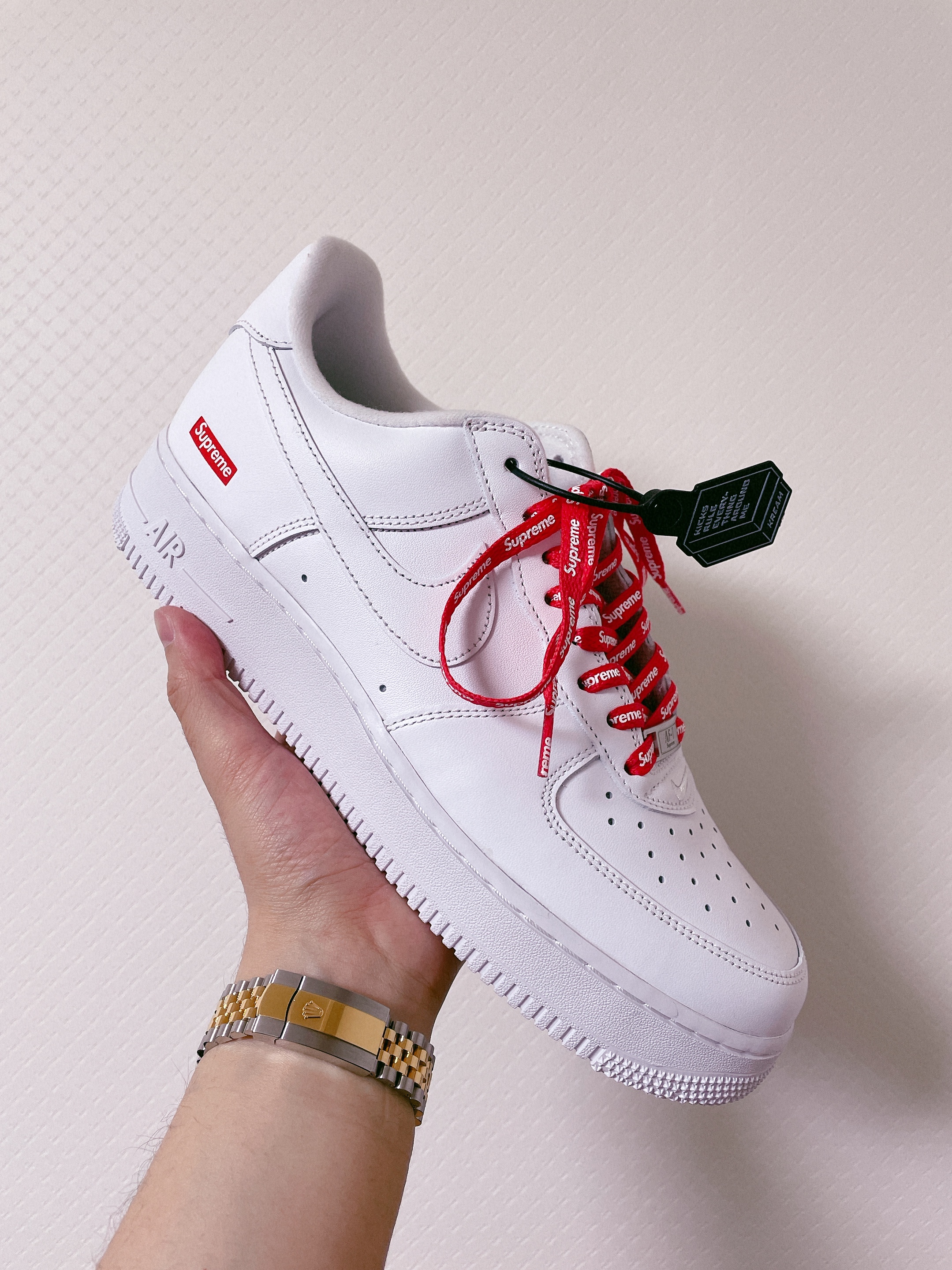 Nike x Supreme Air Force 1 Low White 착용 스타일