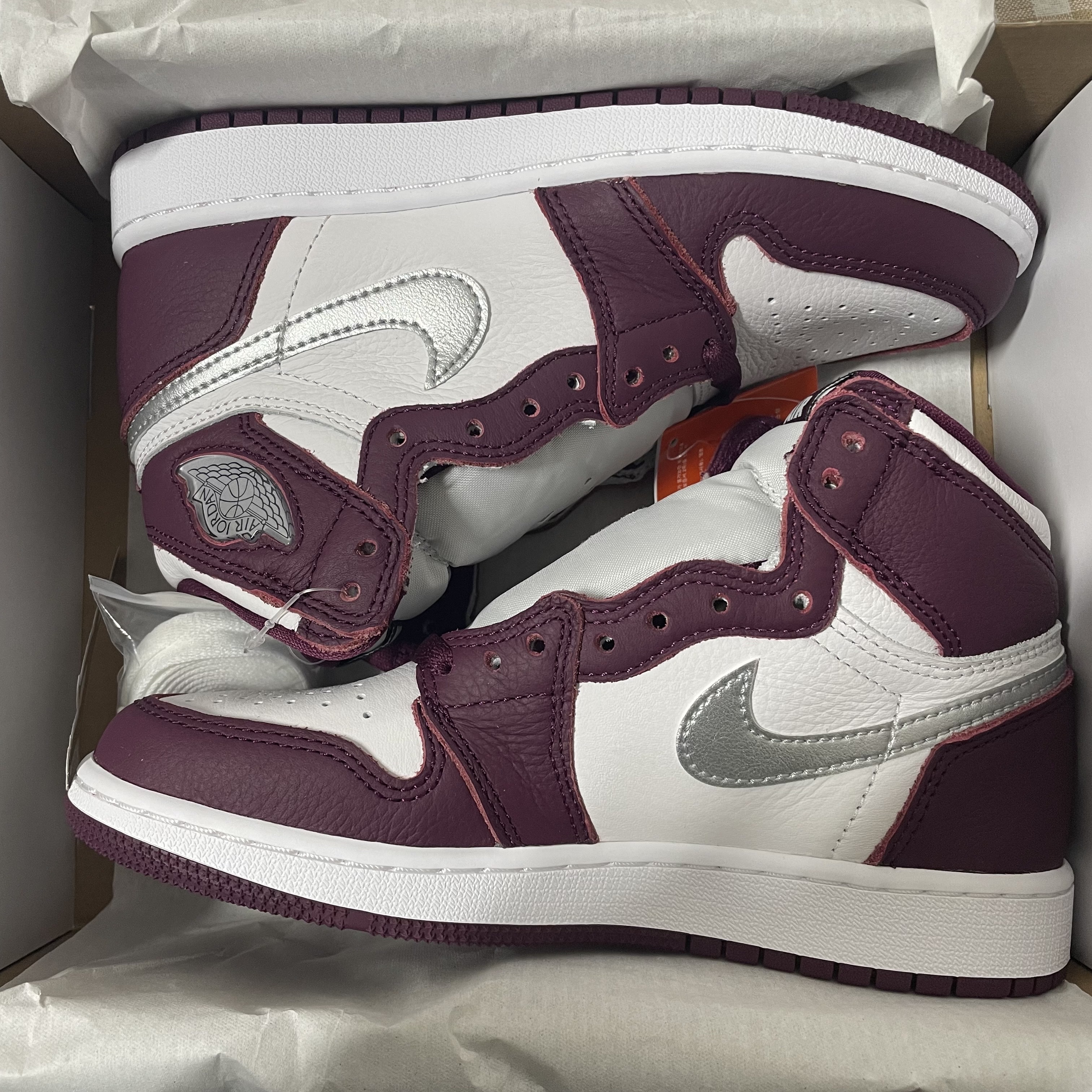 Jordan 1 Retro High OG Bordeaux 착용 스타일 - 1