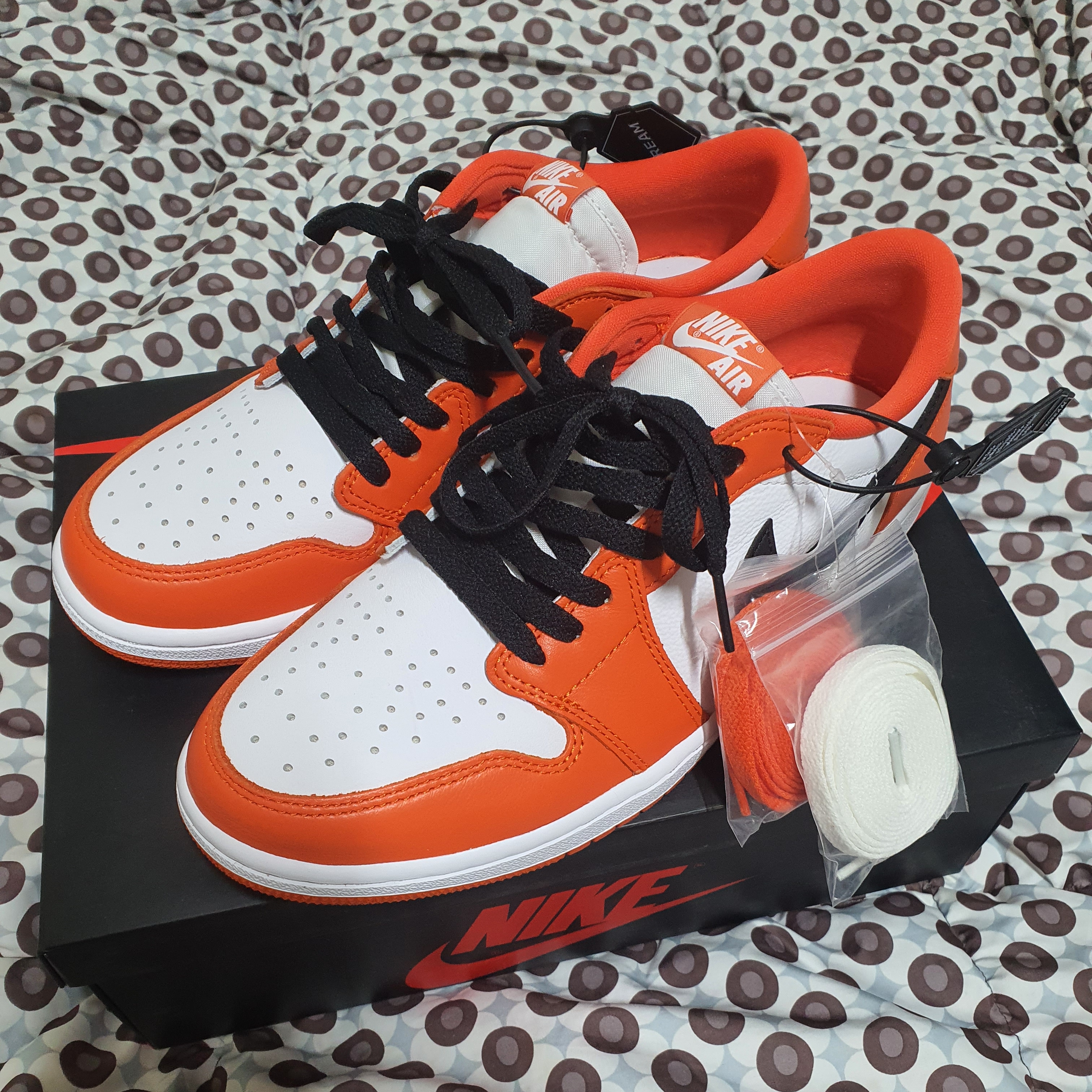 Jordan 1 Low OG Starfish 착용 스타일