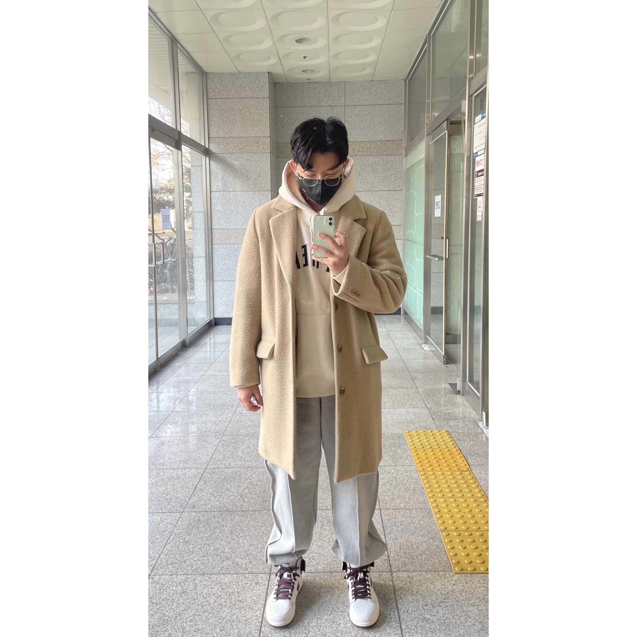 Supreme Pearl Logo Hooded Sweatshirt Natural - 21FW, Jordan 1 x A Ma Maniere Retro High OG SP Sail and Burgundy 착용 스타일