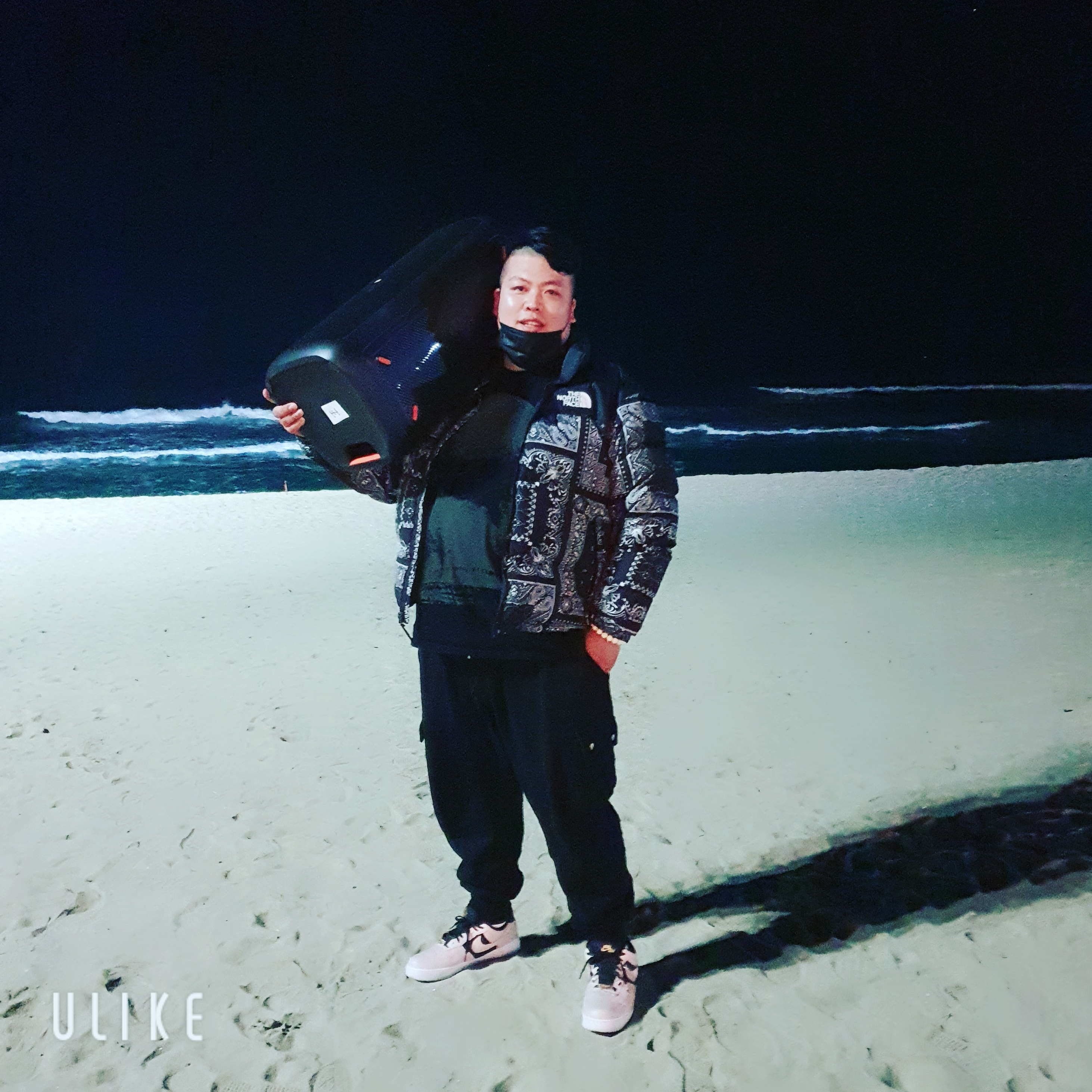 The North Face 1996 Novelty Nuptse Jacket Real Black - 21FW, Nike Air Force 1 '07 PRM Touch Of Gold 착용 스타일