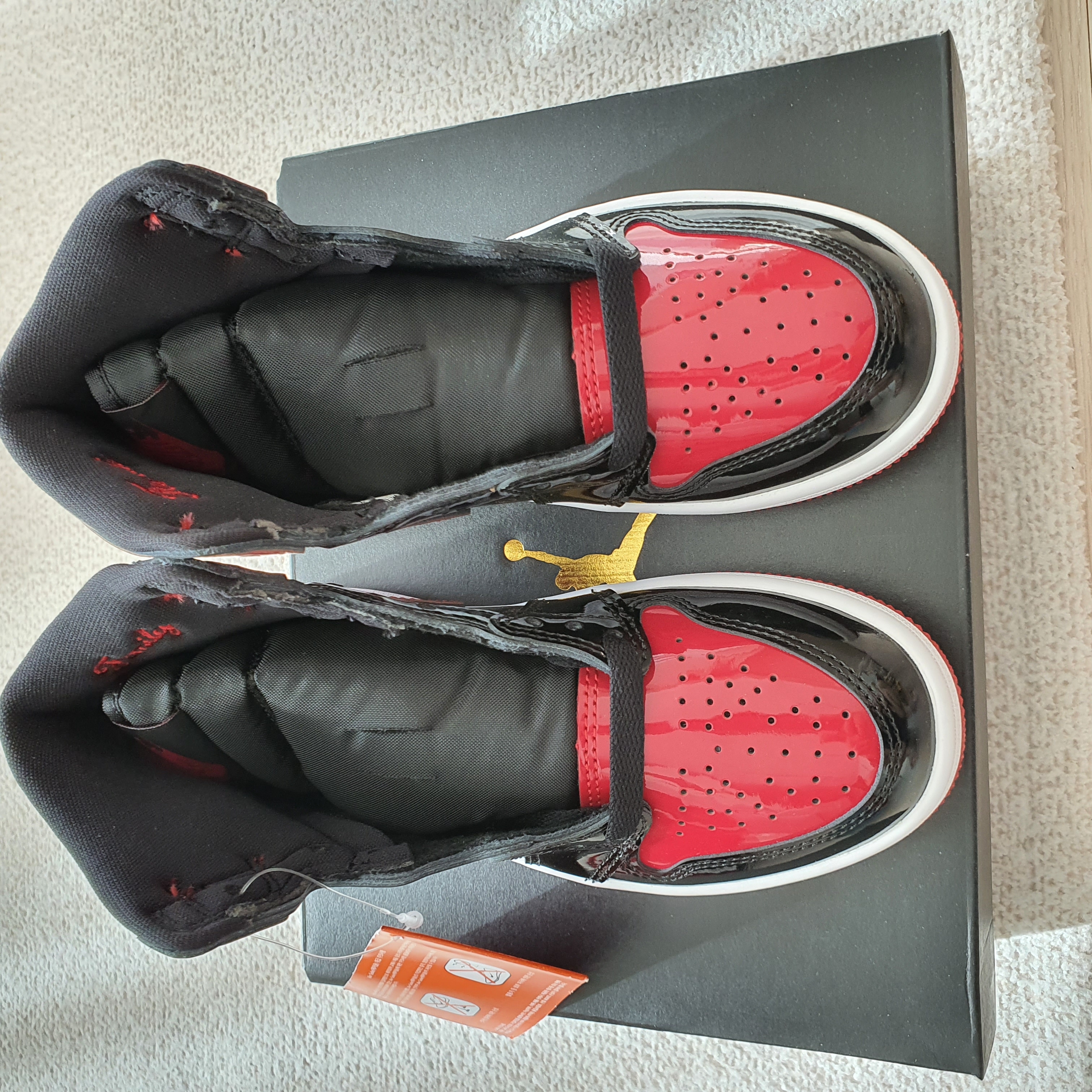 Jordan 1 Retro High OG Patent Bred 착용 스타일 - 3