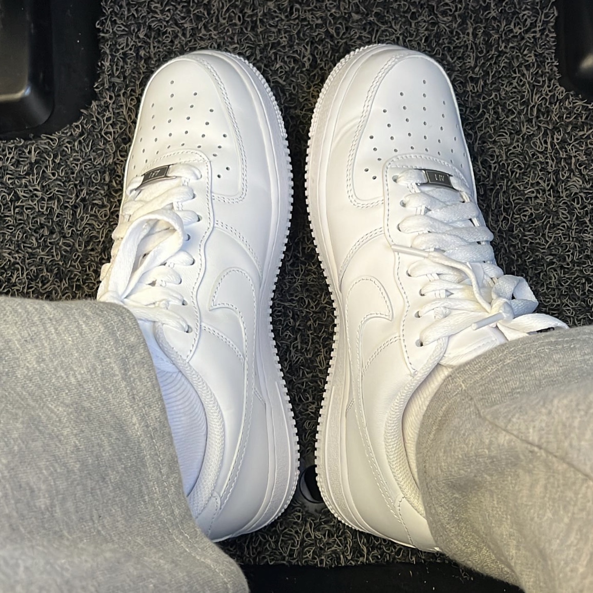 Nike Air Force 1 '07 Low White 착용 스타일 - 2