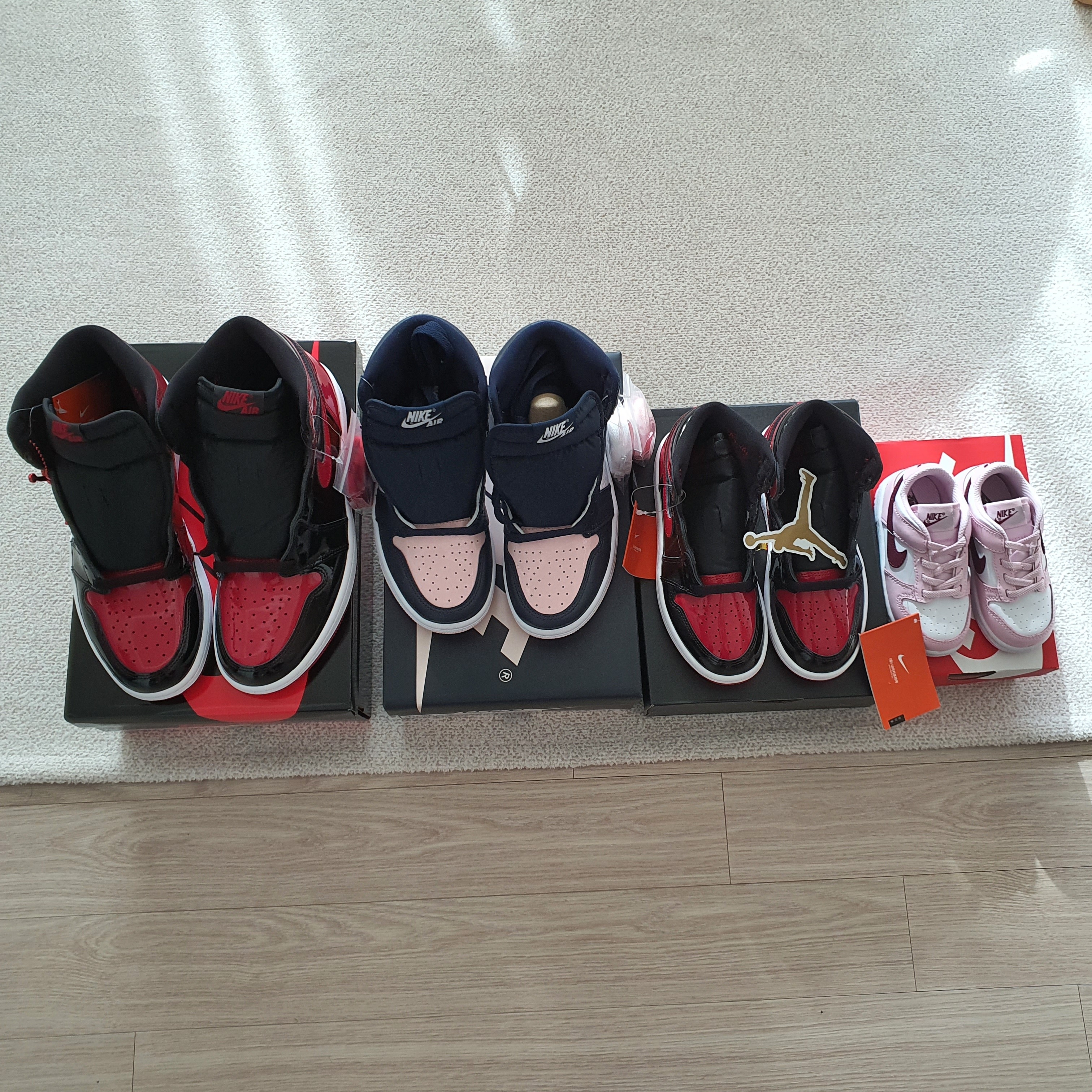 Jordan 1 Retro High OG Patent Bred, (W) Jordan 1 Retro High OG Atmosphere 착용 스타일 - 1