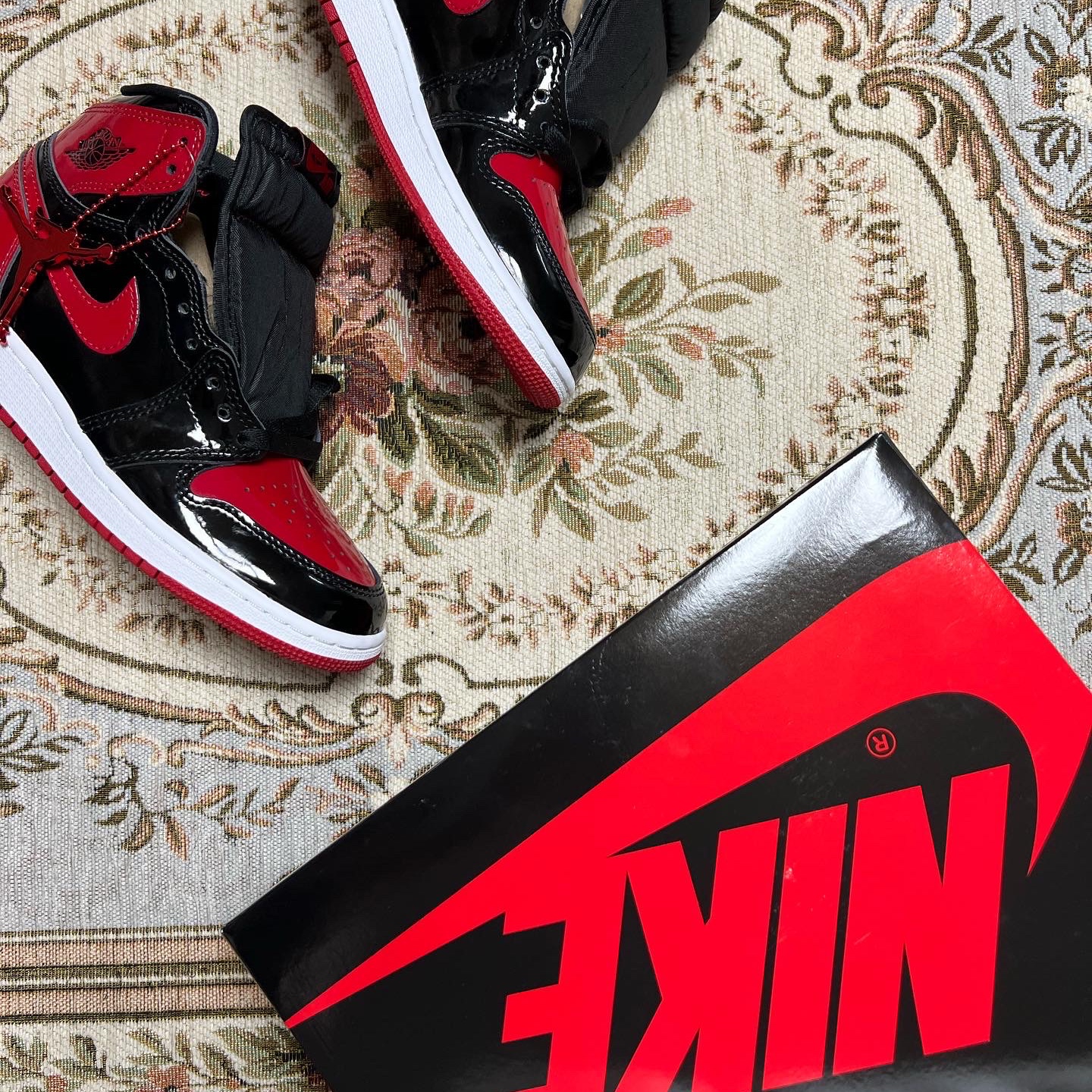(GS) Jordan 1 Retro High OG Patent Bred 착용 스타일 - 5