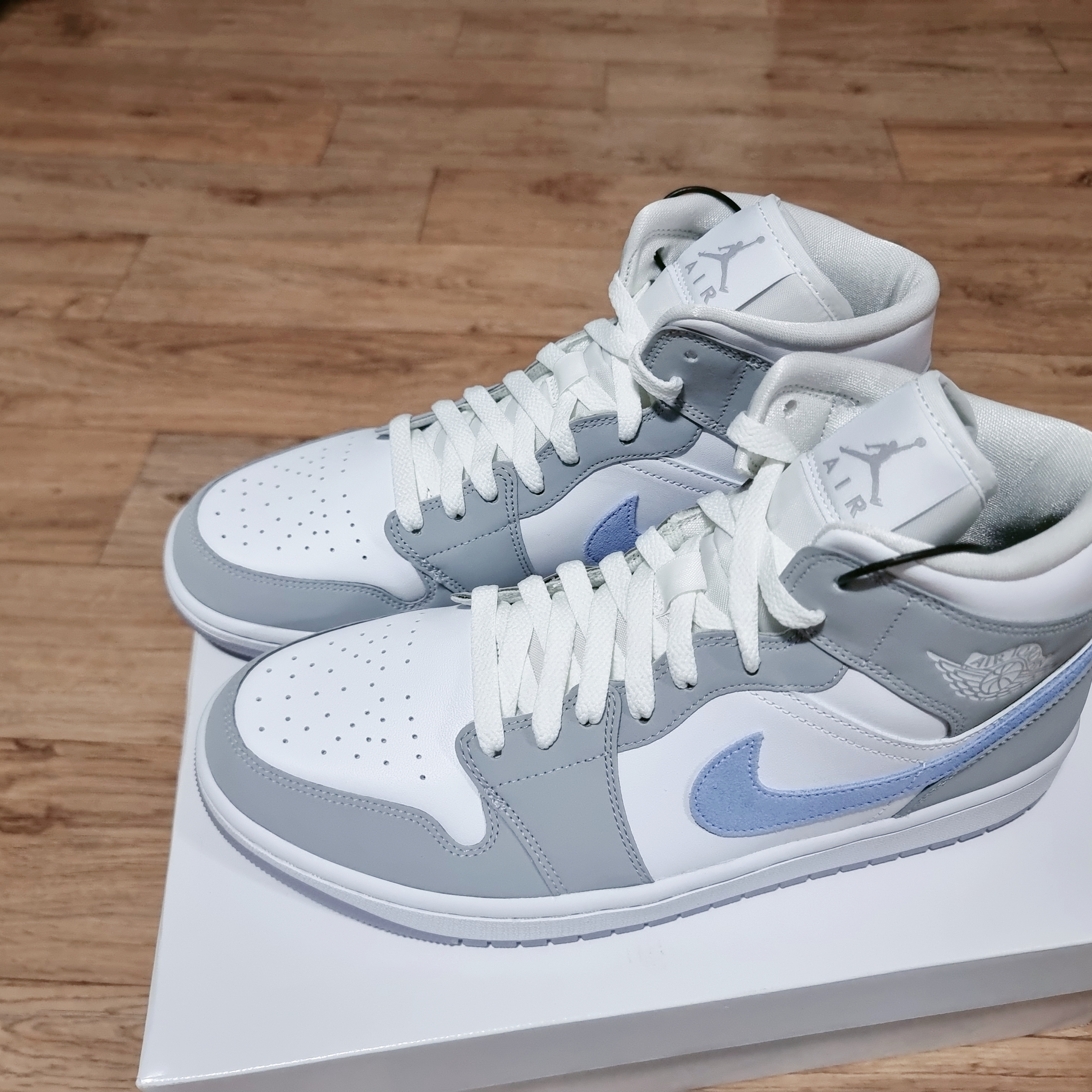 (W) Jordan 1 Mid Wolf Grey 착용 스타일 - 2