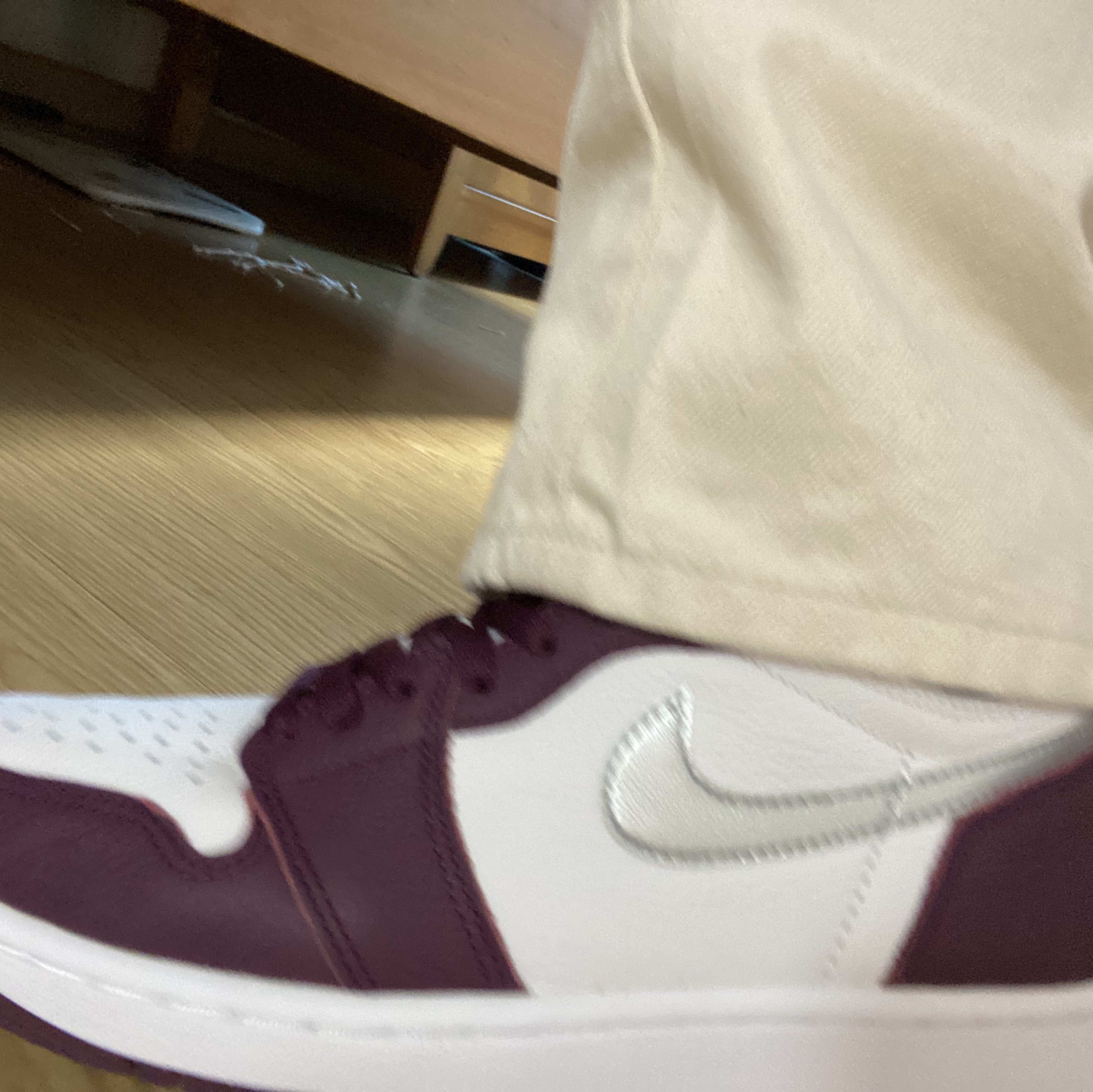 Jordan 1 Retro High OG Bordeaux 착용 스타일