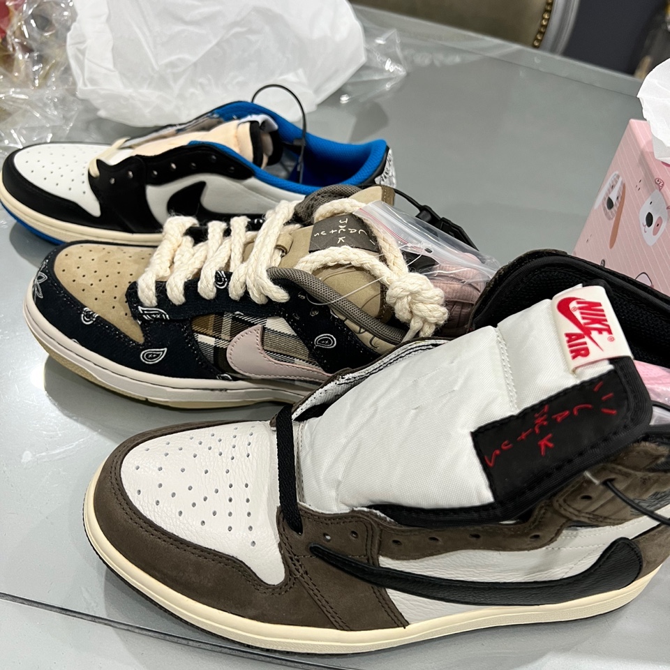 Jordan 1 x Travis Scott Retro High OG SP Mocha, Nike x Travis Scott SB Dunk Low 착용 스타일
