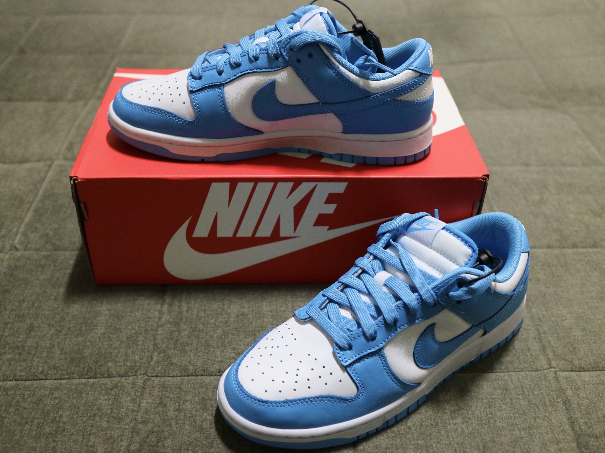 Nike Dunk Low Retro University Blue 착용 스타일 - 3