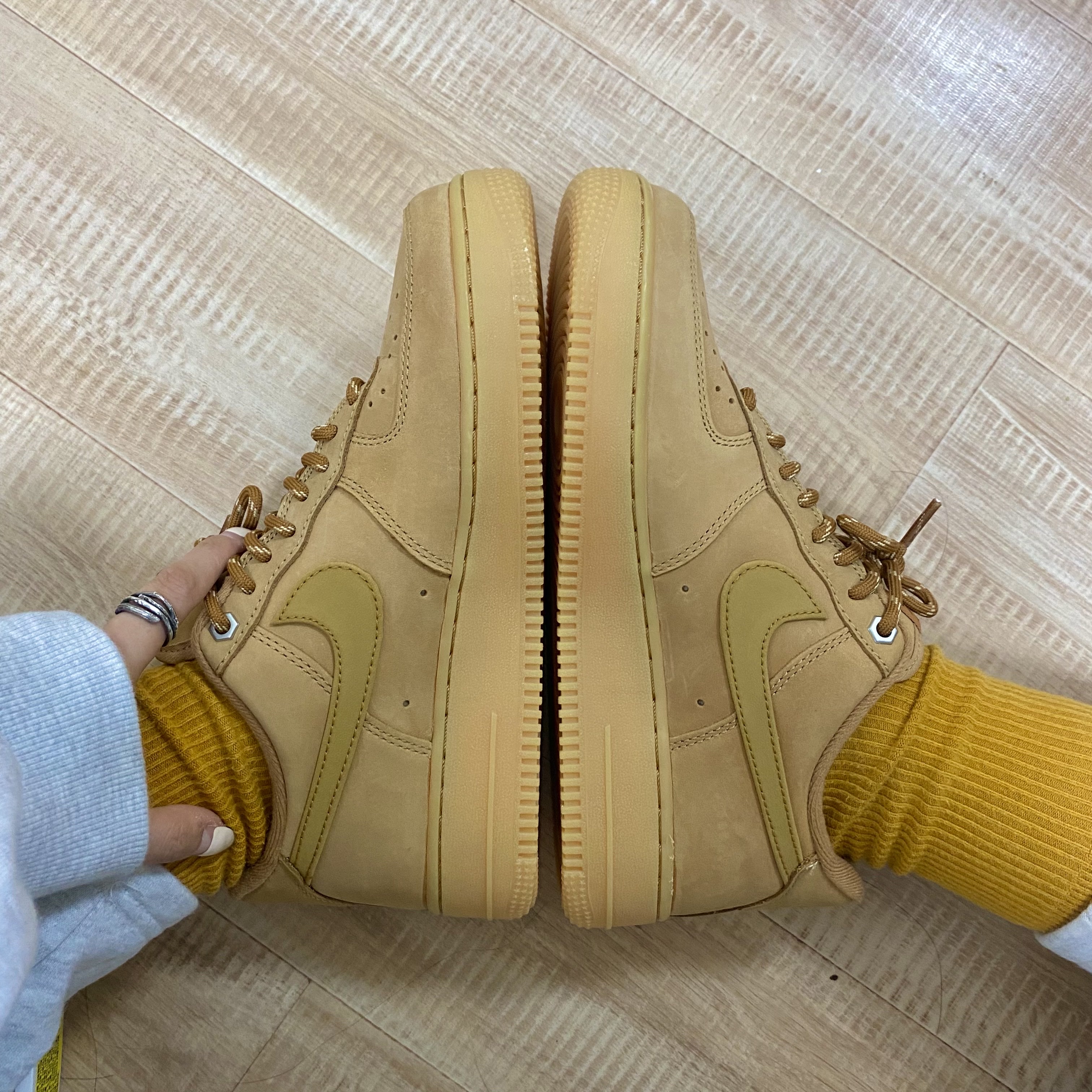 Nike Air Force 1 '07 WB Flax 착용 스타일 - 3