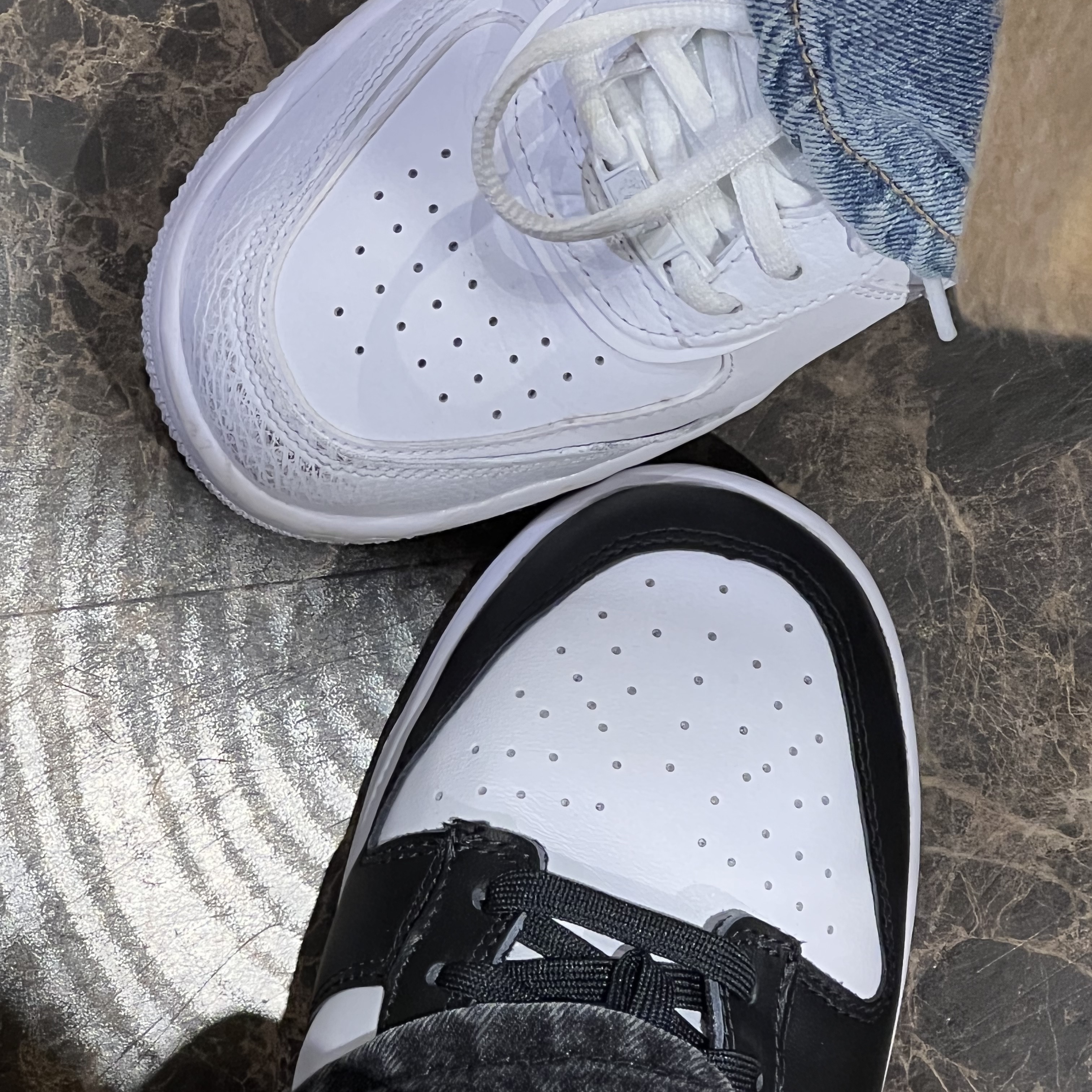 Nike Dunk Low Retro Black, (W) Nike Air Force 1 Shadow Triple White 착용 스타일