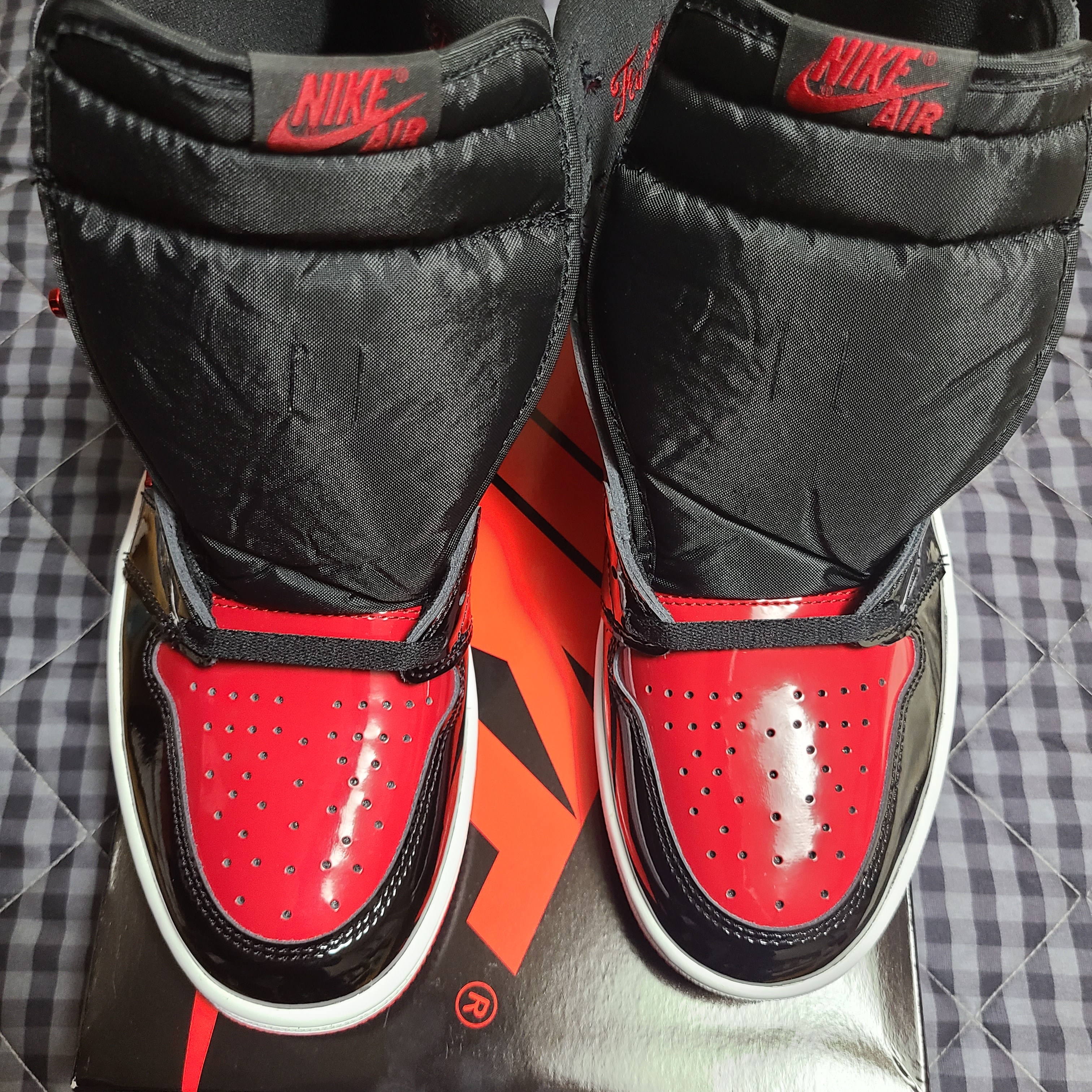 Jordan 1 Retro High OG Patent Bred 착용 스타일 - 2