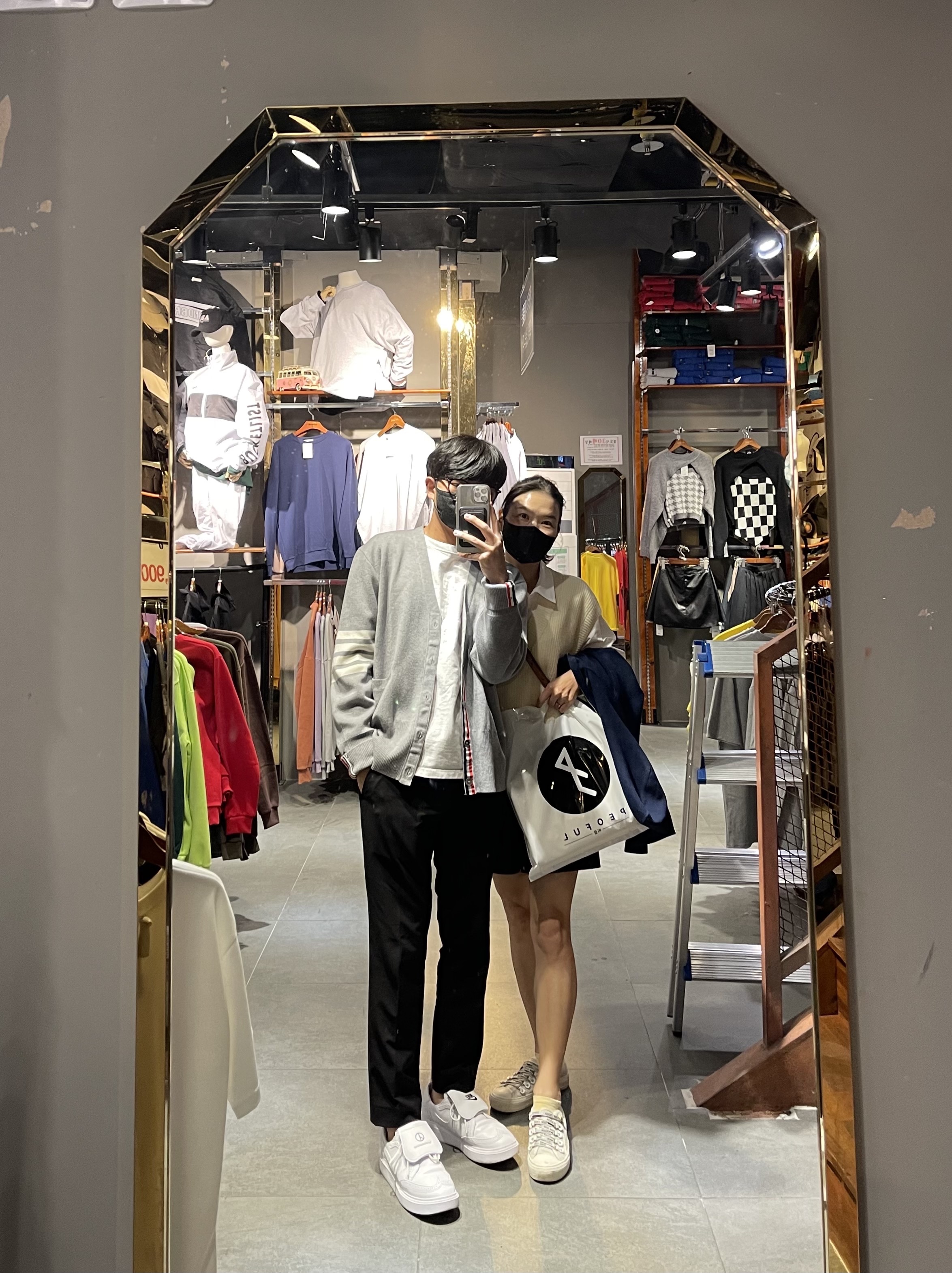 Nike x Peaceminusone Kwondo1 White, Thom Browne Milano Stitch 4-Bar Cardigan Medium Grey 착용 스타일
