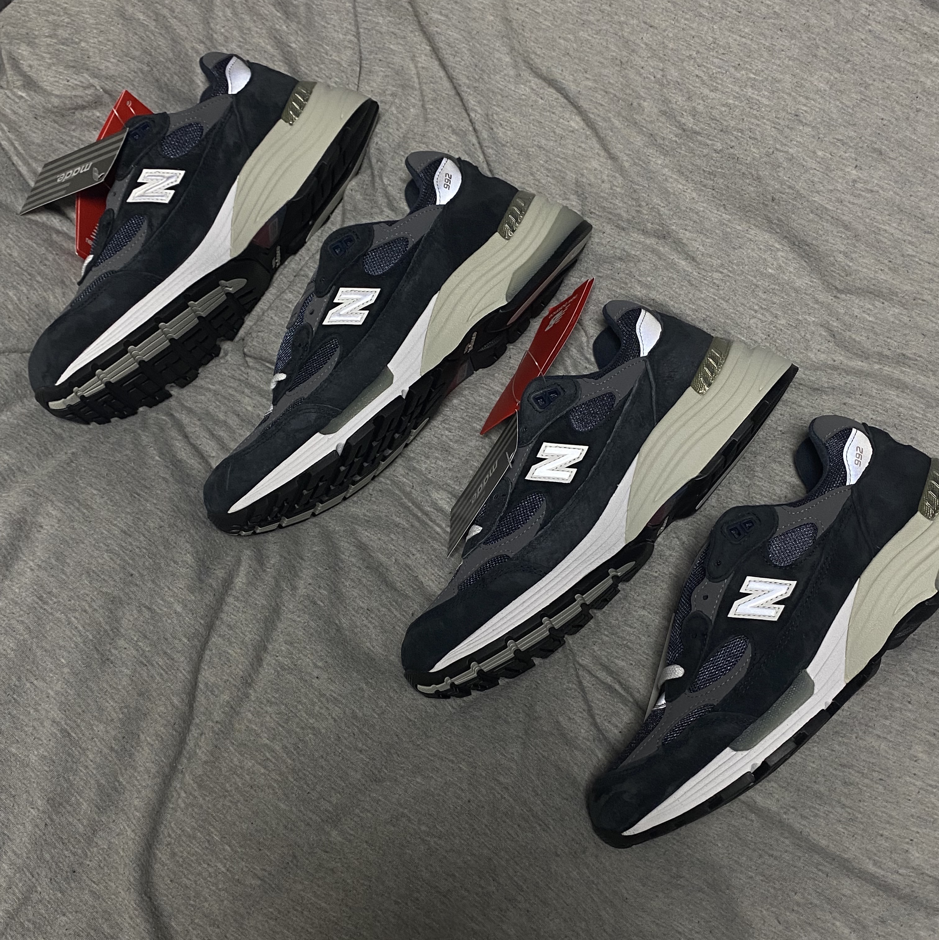 New Balance 992 Made in USA Navy 착용 스타일 - 3