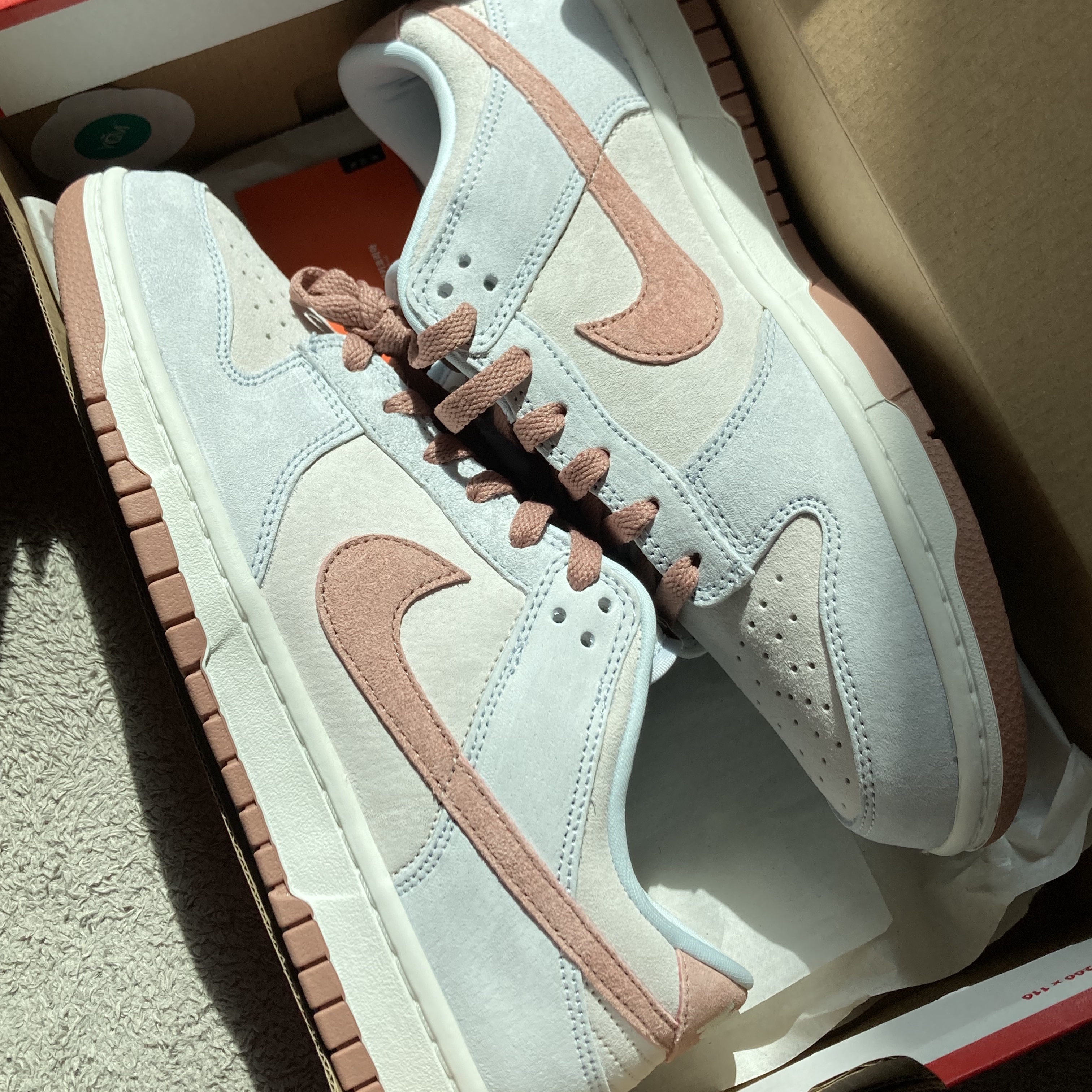 Nike Dunk Low Retro PRM Fossil Rose, Nike Dunk Low Pro Premium Medium Curry 착용 스타일 - 2