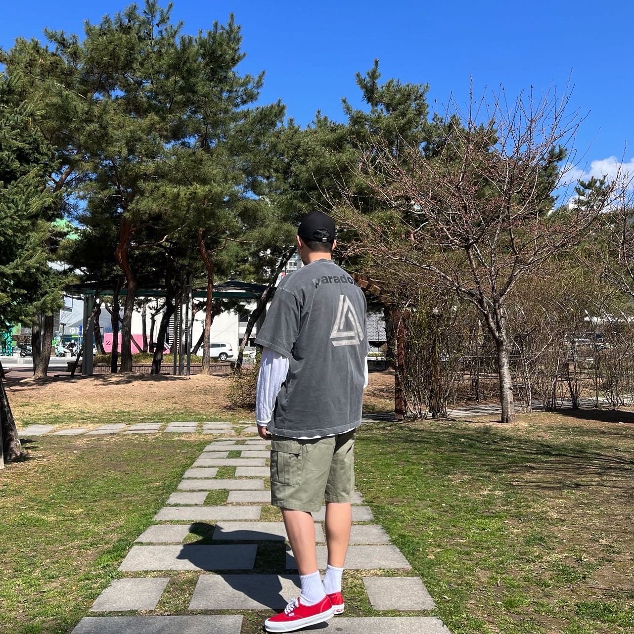 Vans Vault OG Authentic LX Red 착용 스타일 - 2