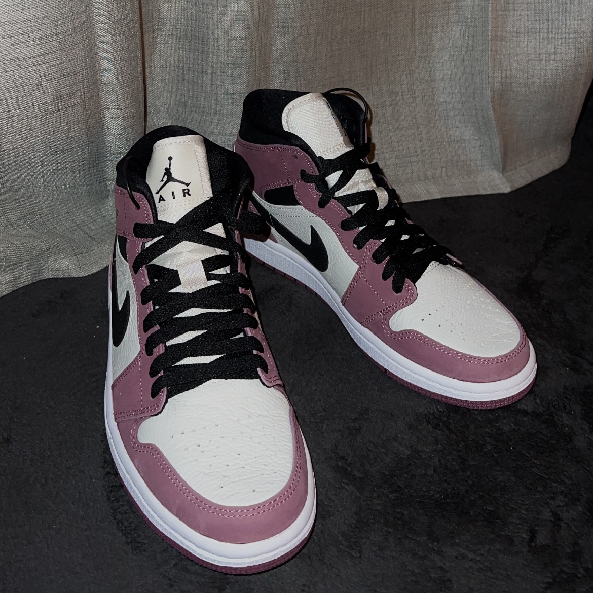 (W) Jordan 1 Mid SE Light Mulberry 착용 스타일
